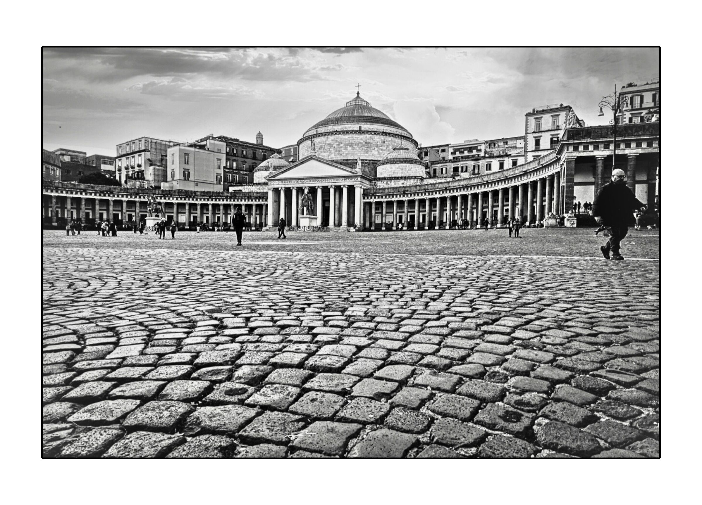 L'abbraccio della piazza