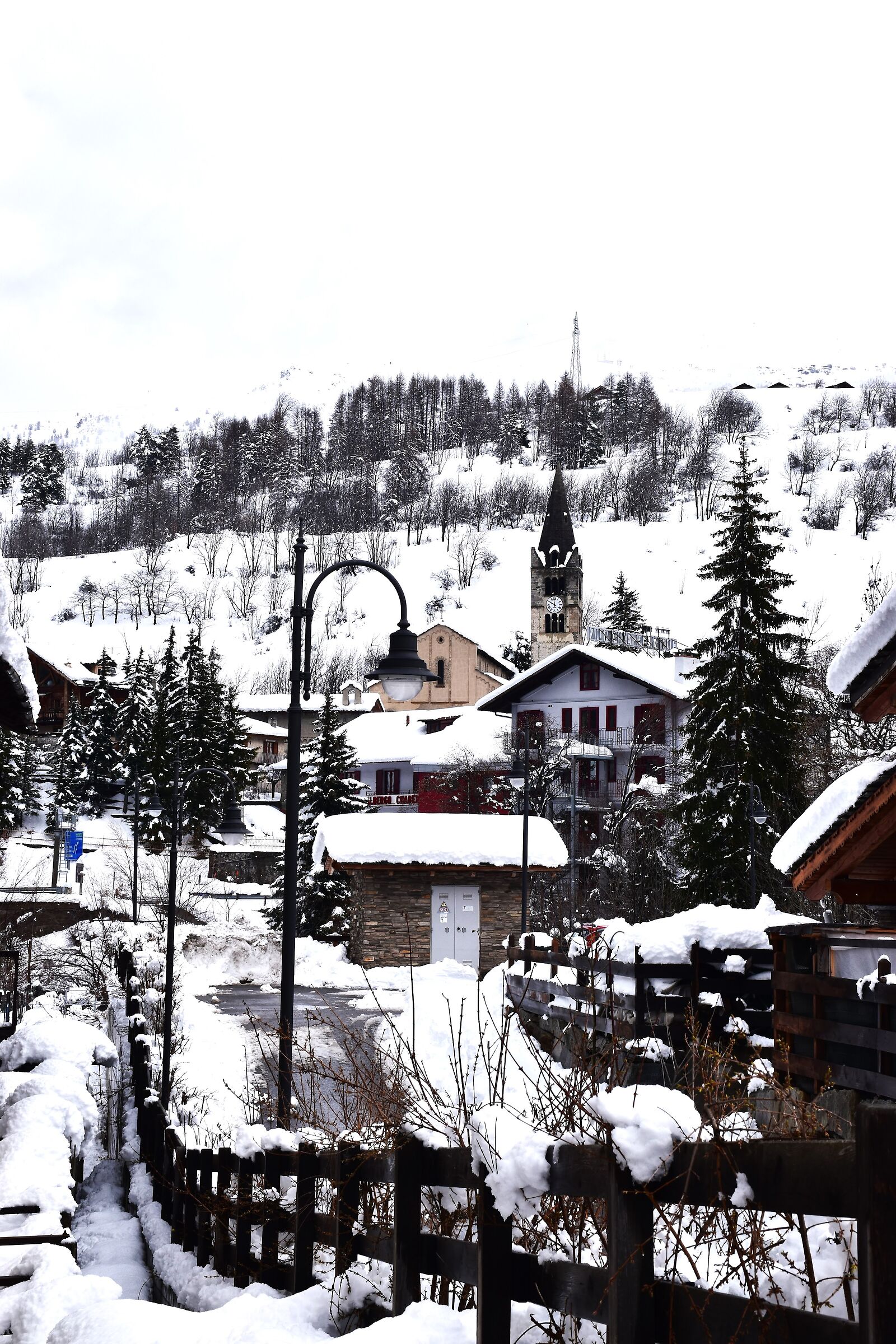Cesana Torinese dopo la nevicata