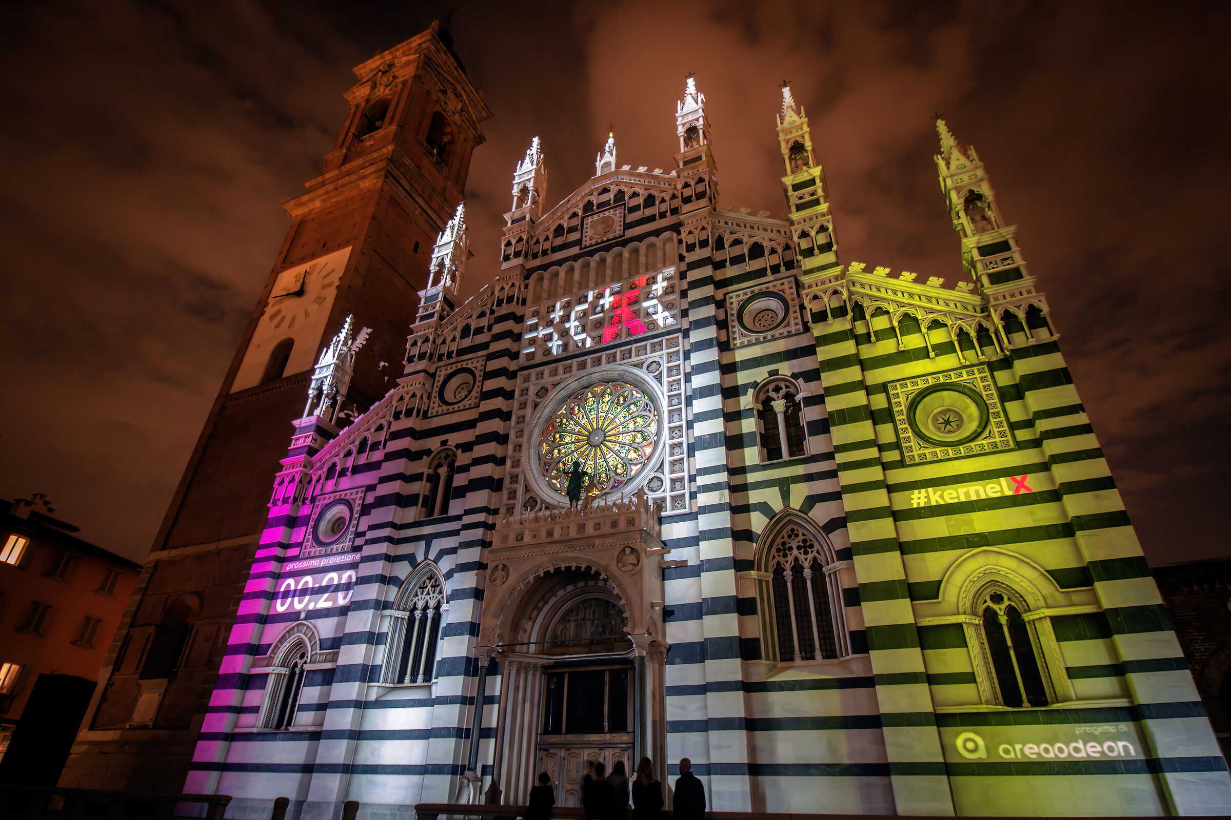 Luci proiettare sul duomo .Parrocchia di S. Giovanni Ba