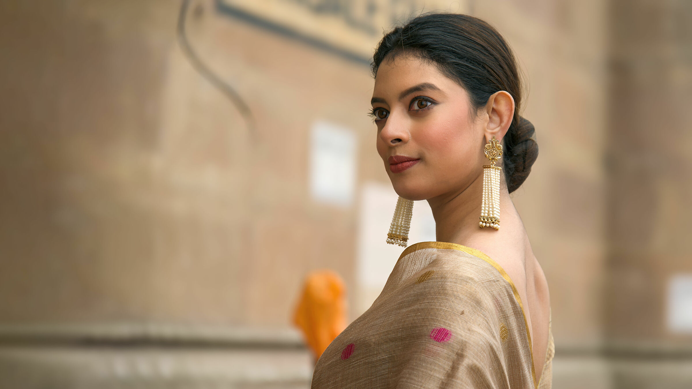 2963 - Ritratto di un Sari a 105 F4 con 24-105 sigma