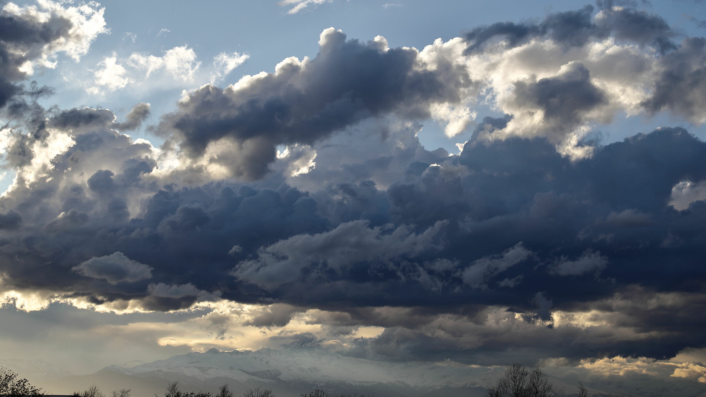 Monviso prima della tempesta