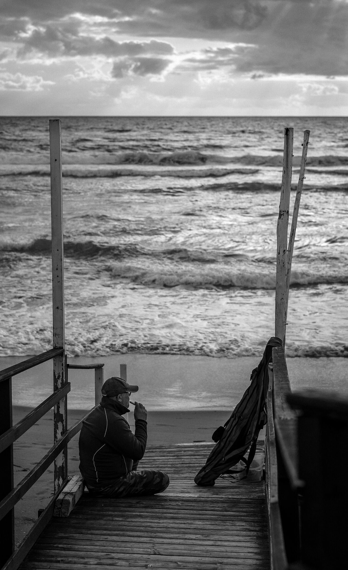 The sea mixes with thoughts