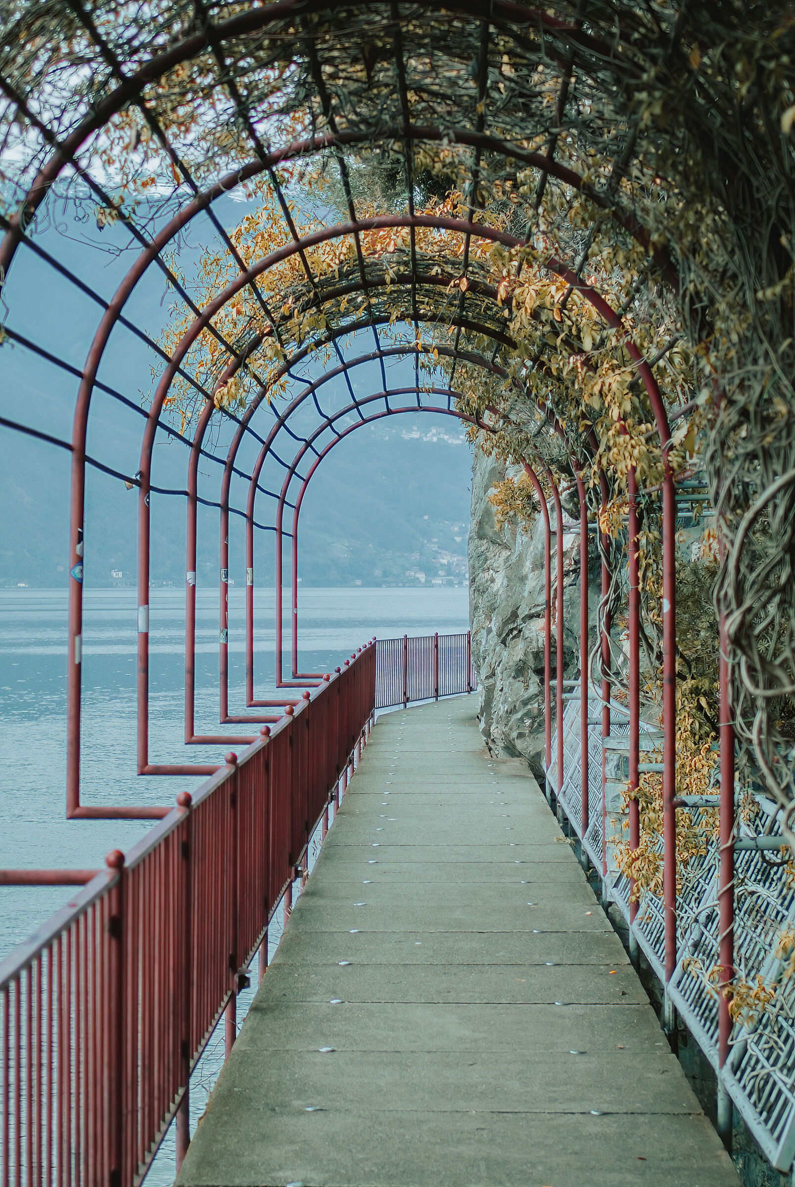 Passeggiata degli Innamorati . Varenna lake Como