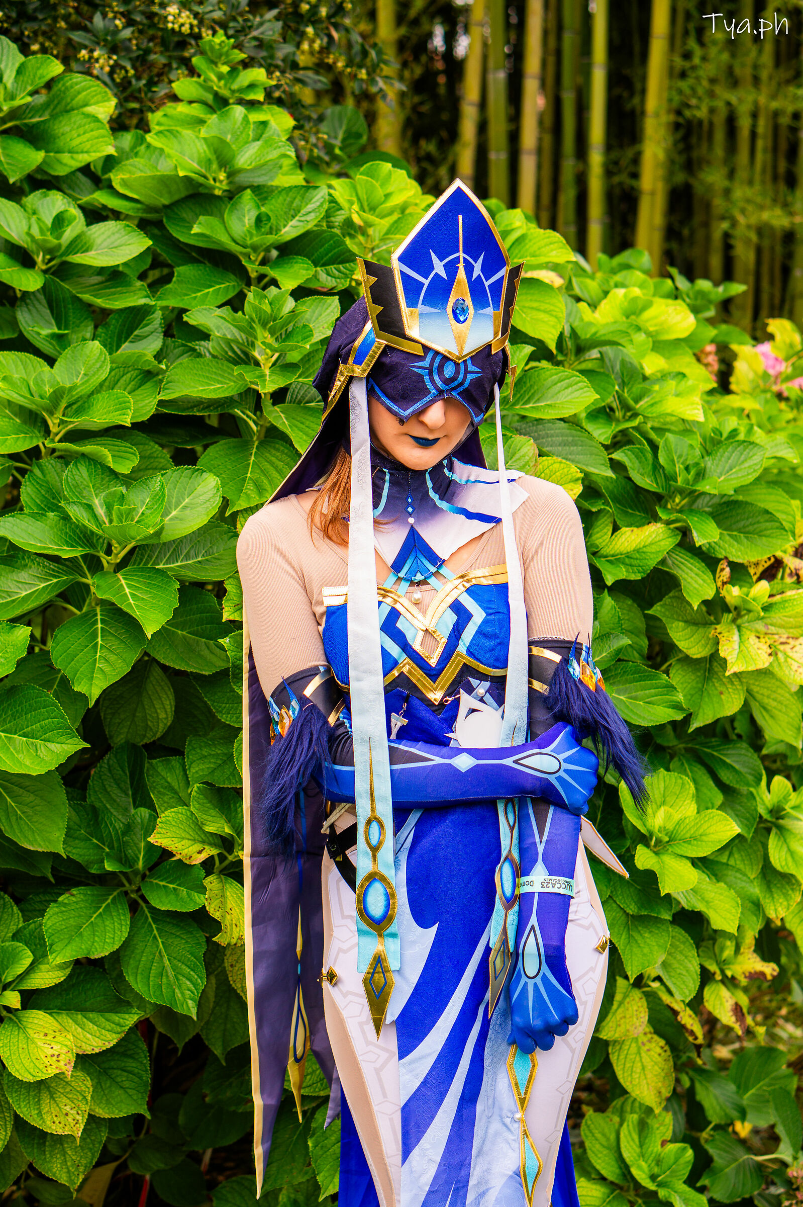 Mirror Maiden - Manuela