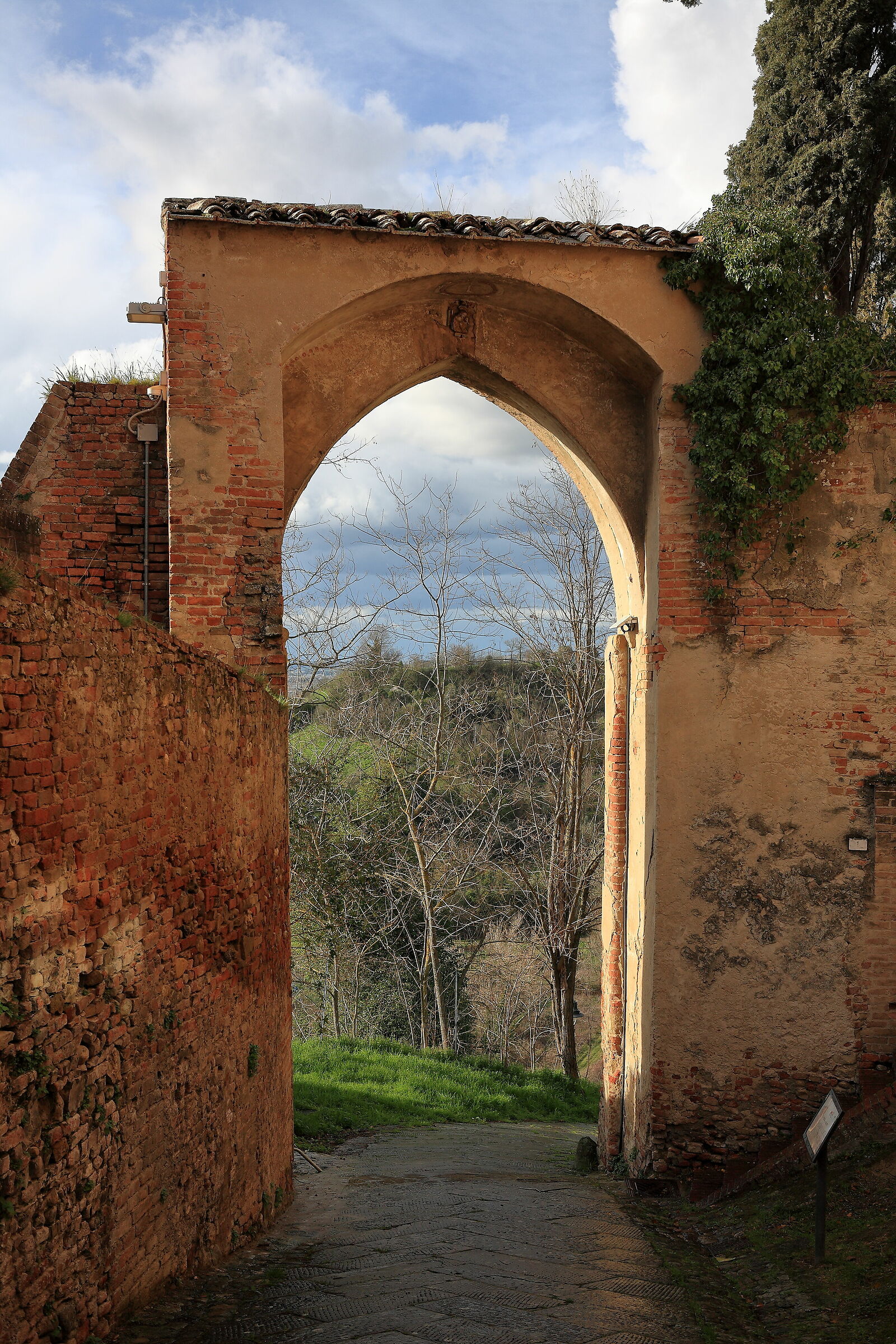 Porta cittadina a Certaldo