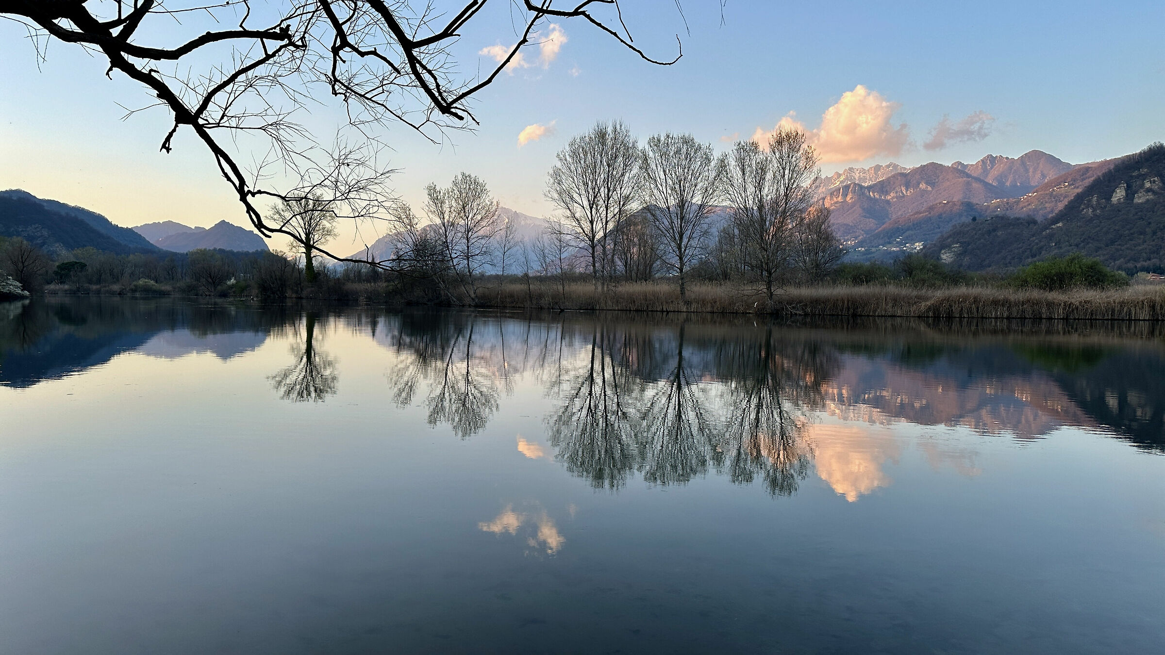 Winter reflections on the Adda