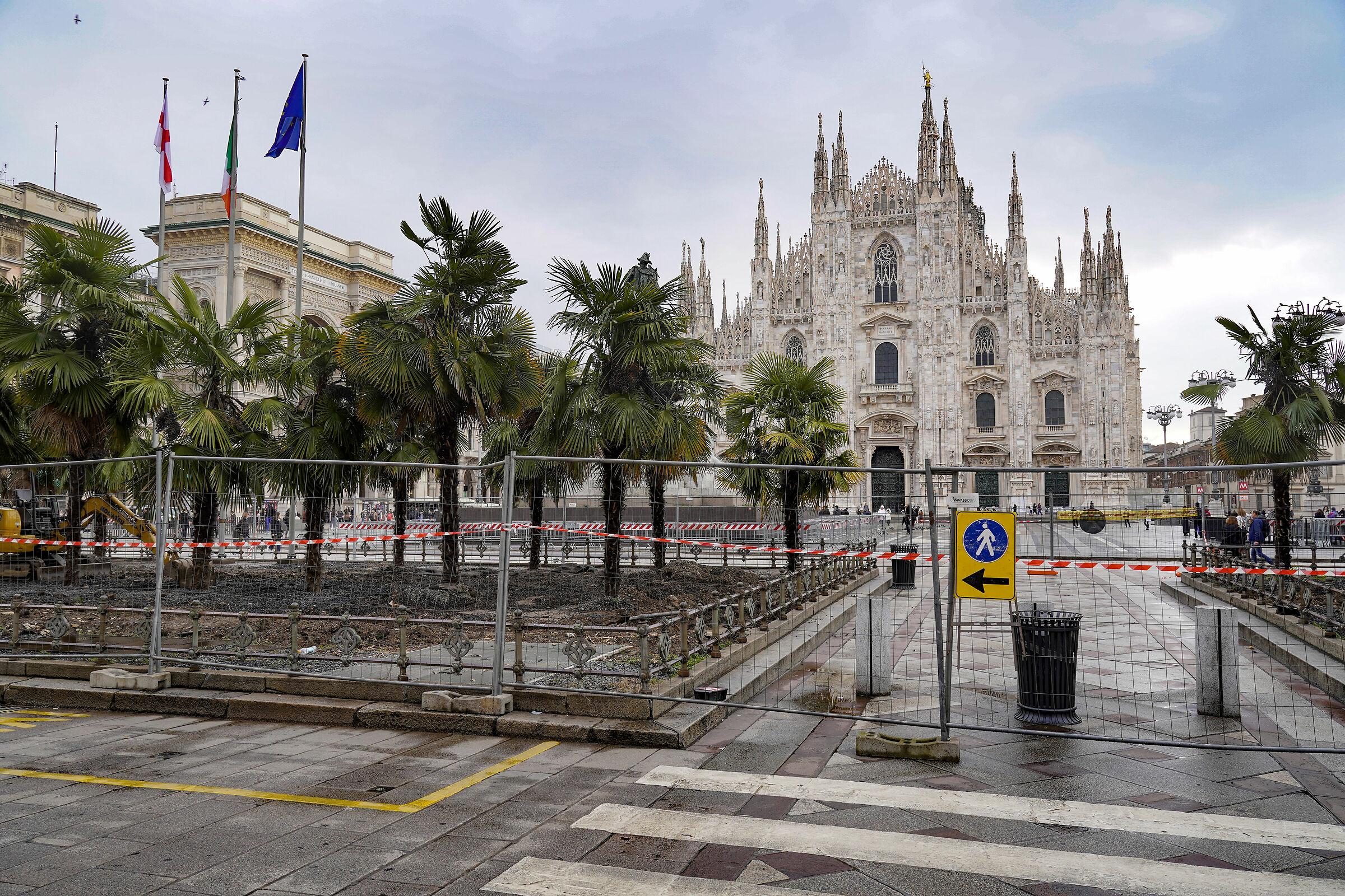 Piazza del Duomo senza banani
