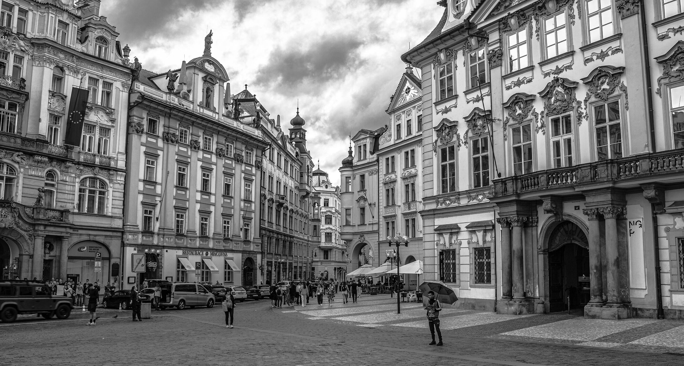 Una via vicino alla Piazza della Città Vecchia