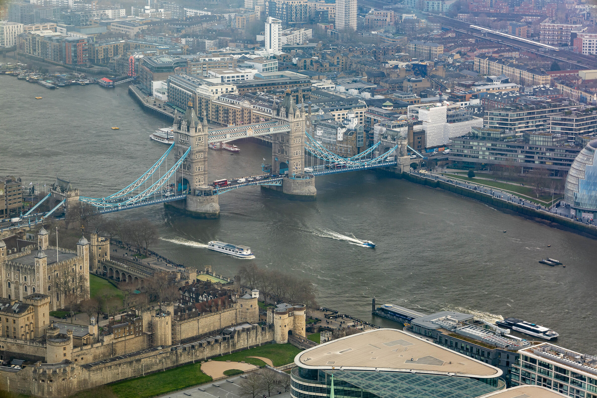 Overview of london bridge