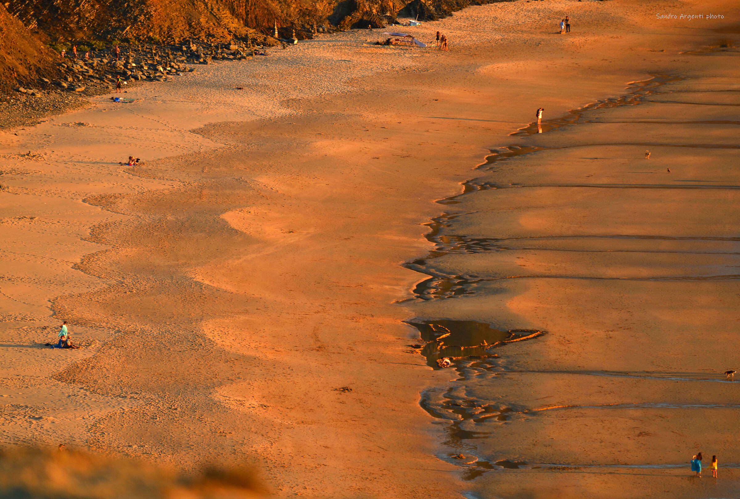 Il fascino di una Spiaggia Portoghese al Tramonto.