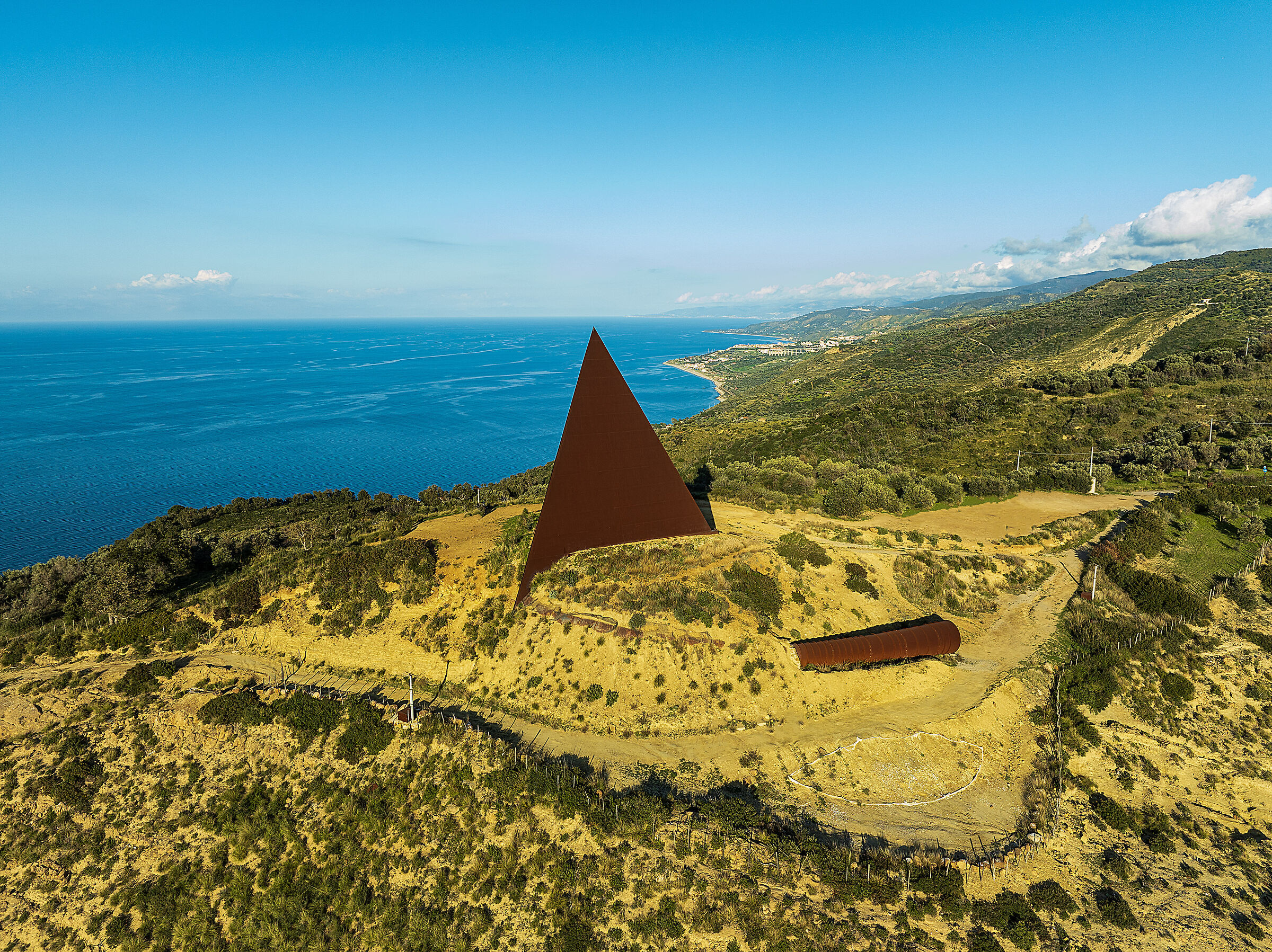 Piramide 38° Parallelo - Fiumara d'Arte