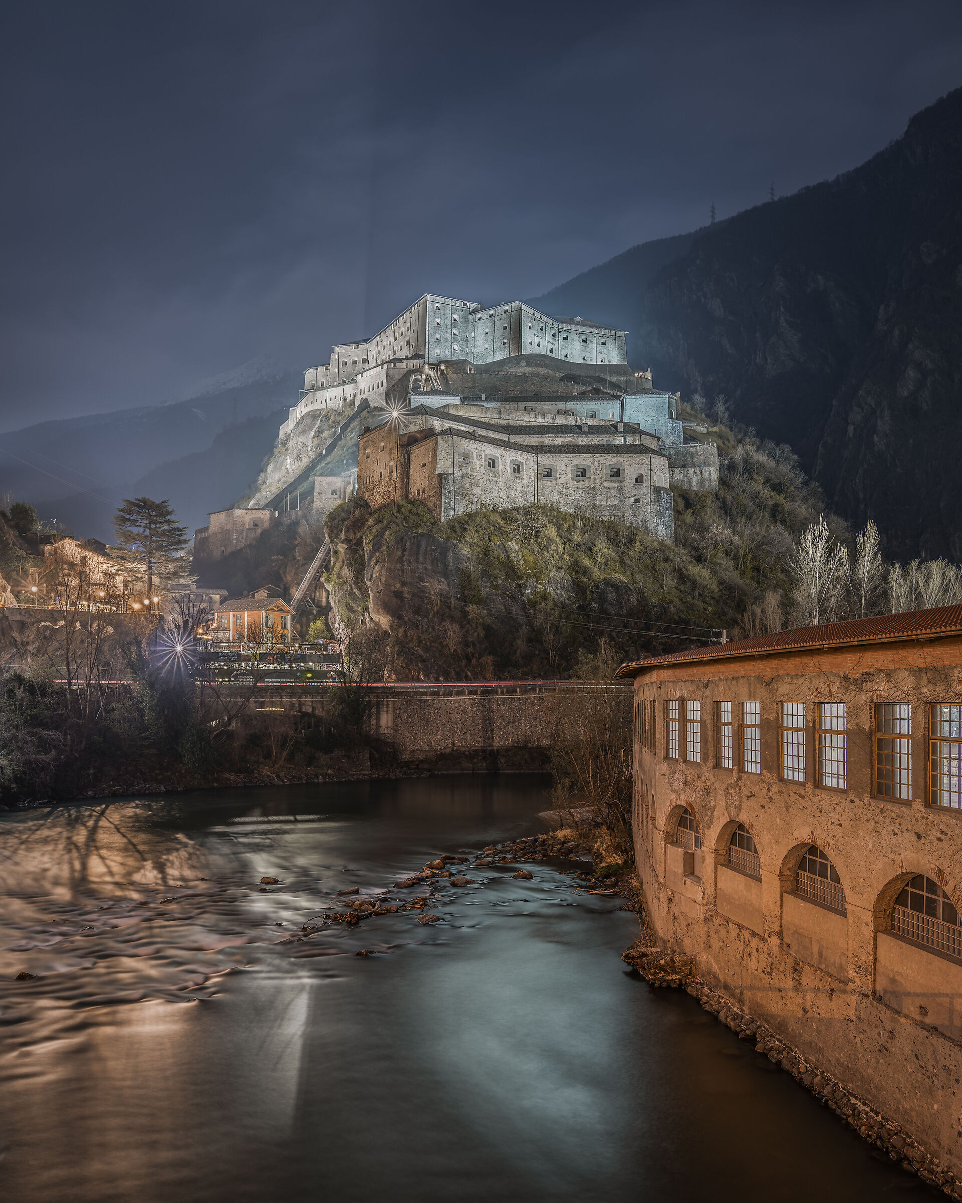 Forte di Bard in versione notturna