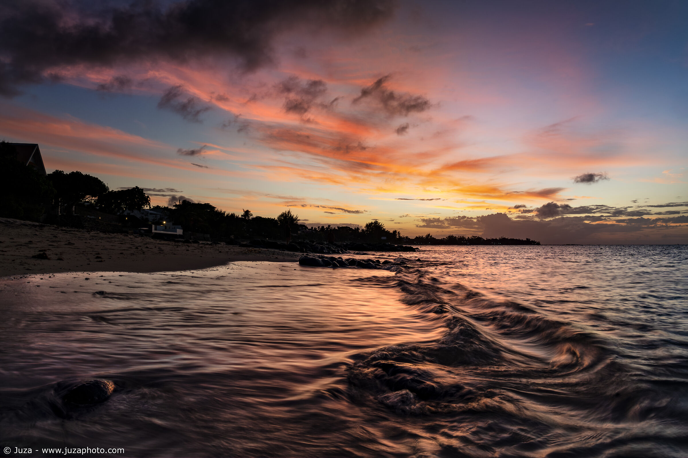 Onde al tramonto, Grand Baie