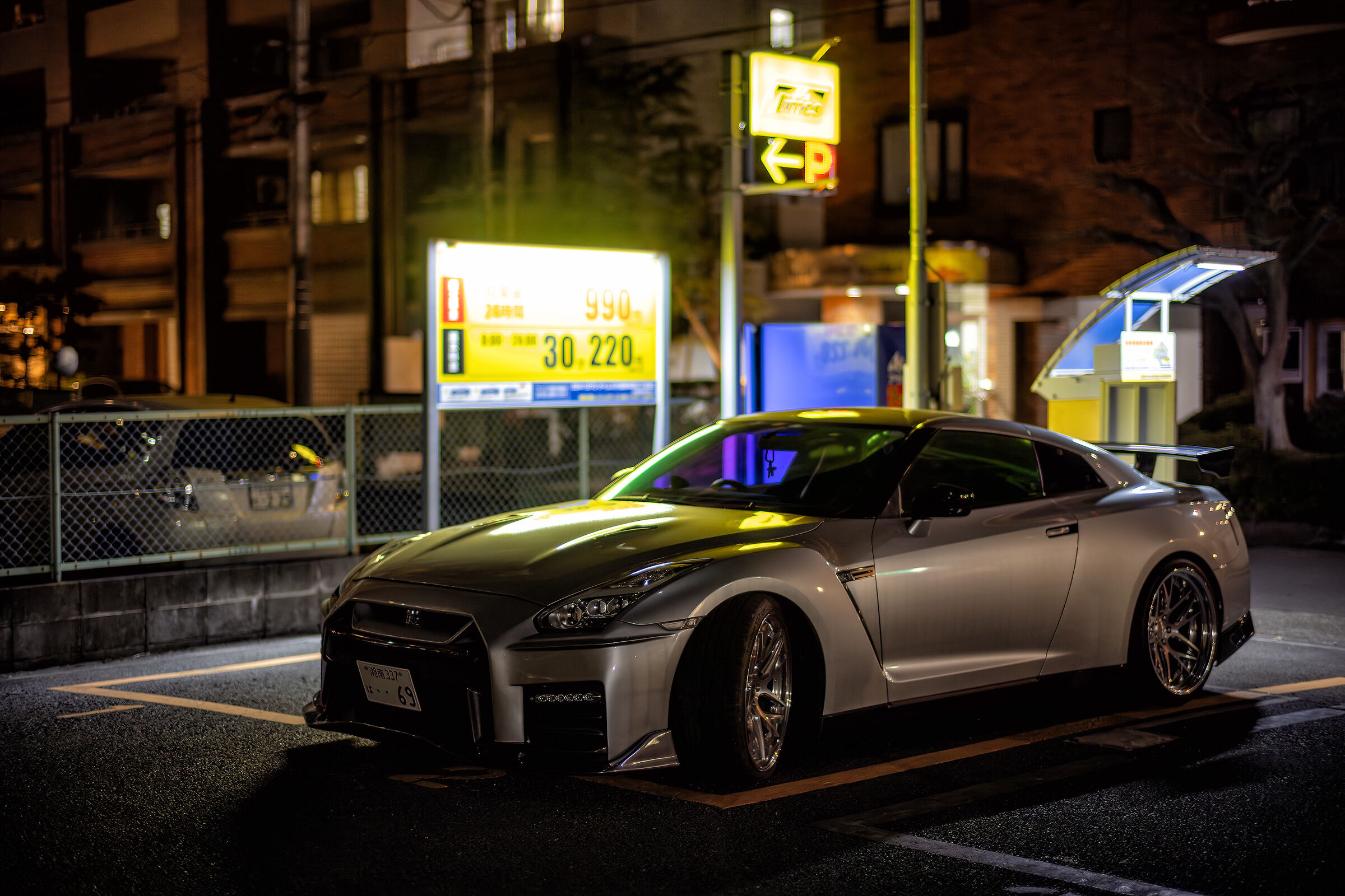 GT-R on the streets of Odawara