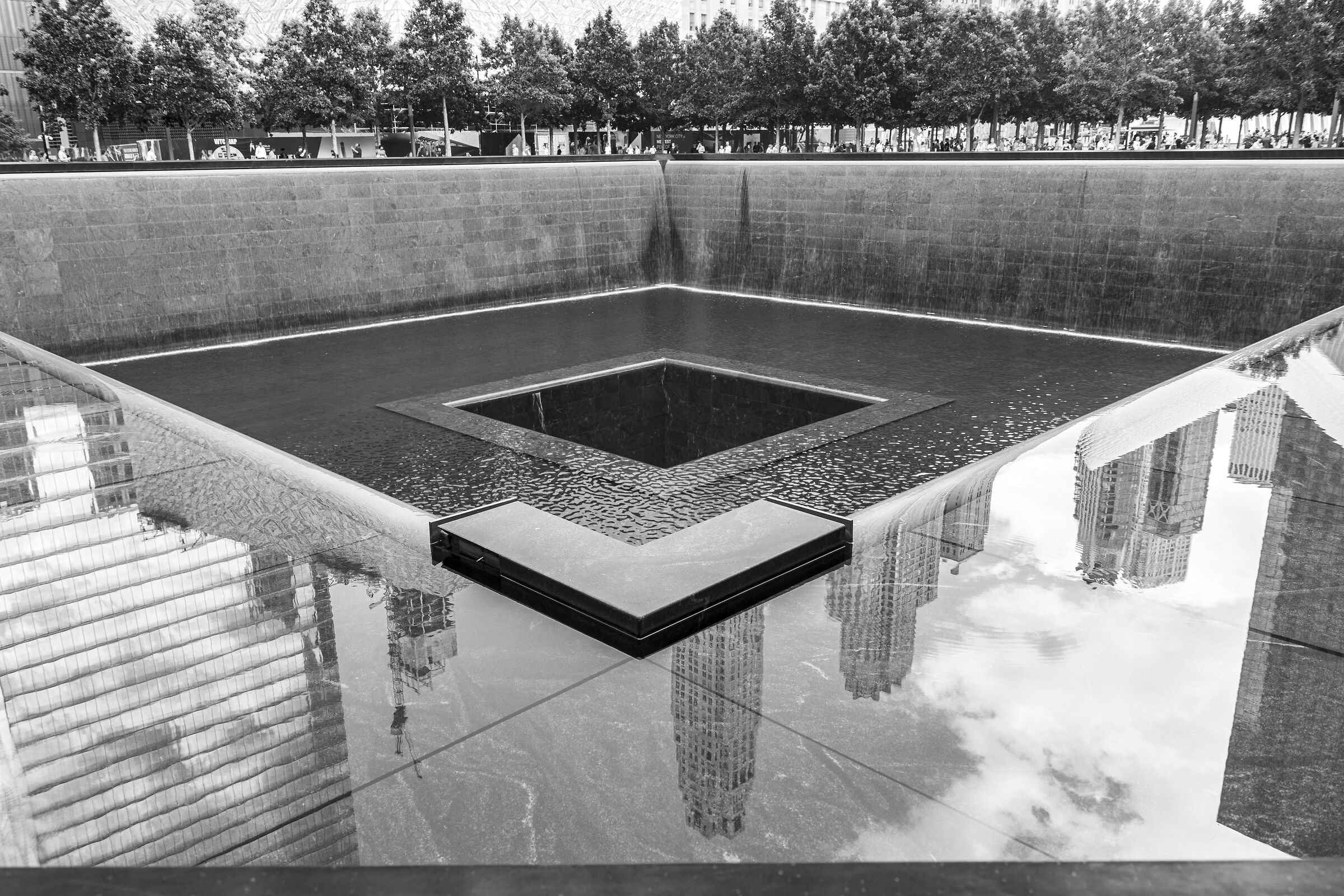 Reflecting pool