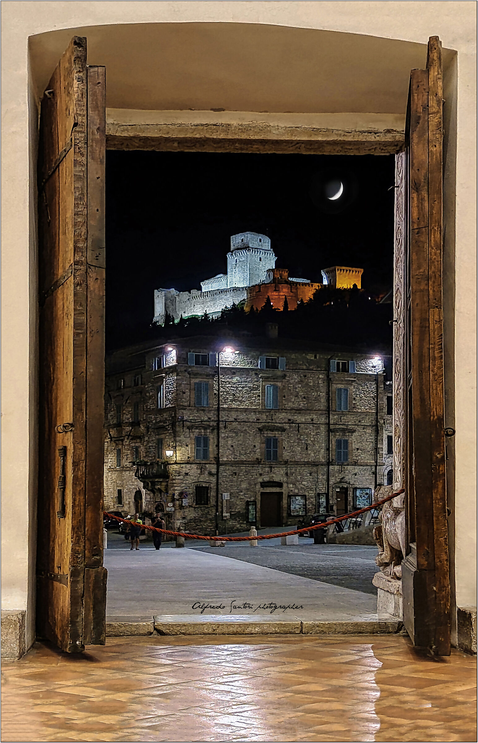dall'interno del Duomo di San Rufino nella mia Assisi