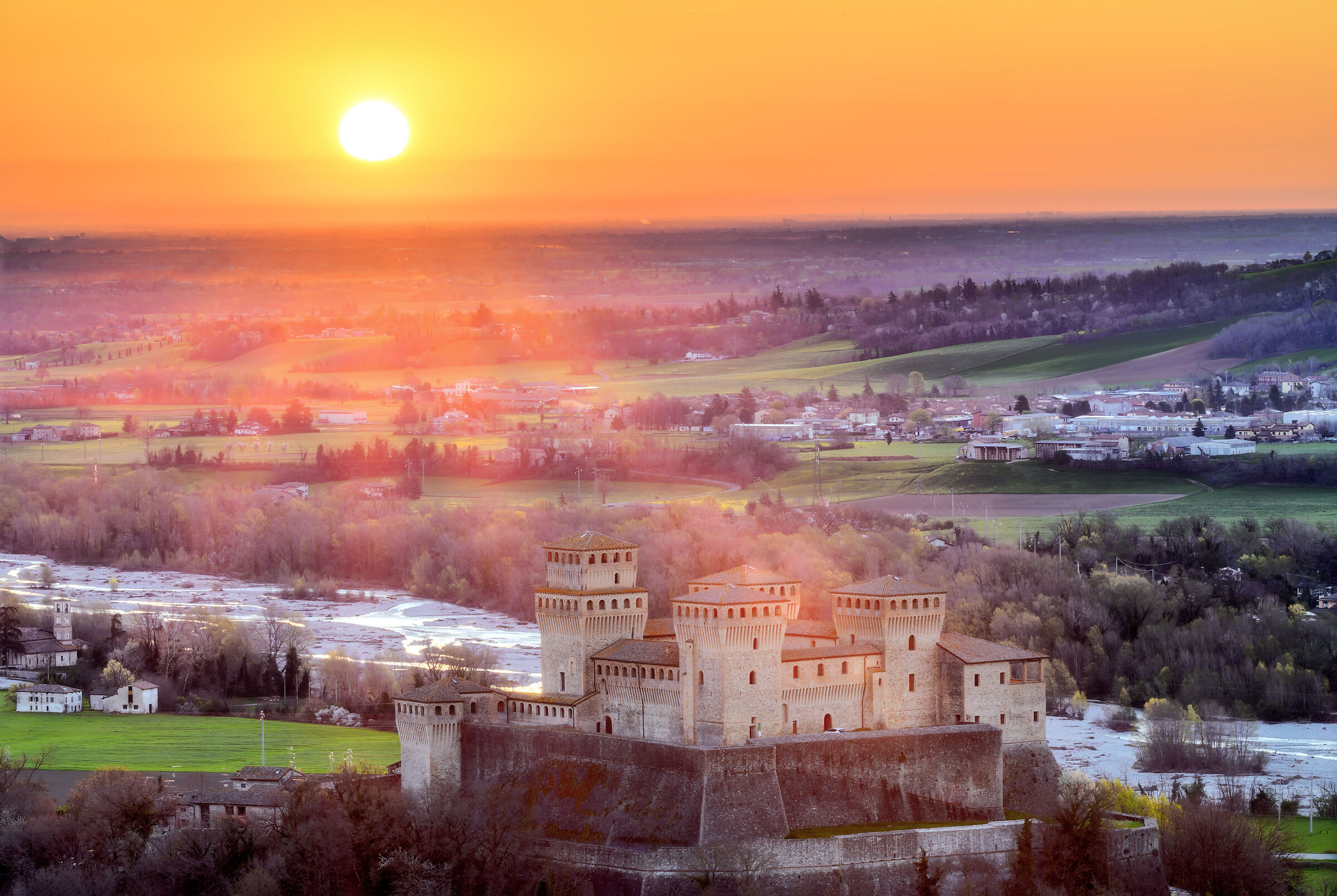 Castello di Torrechiara all'alba