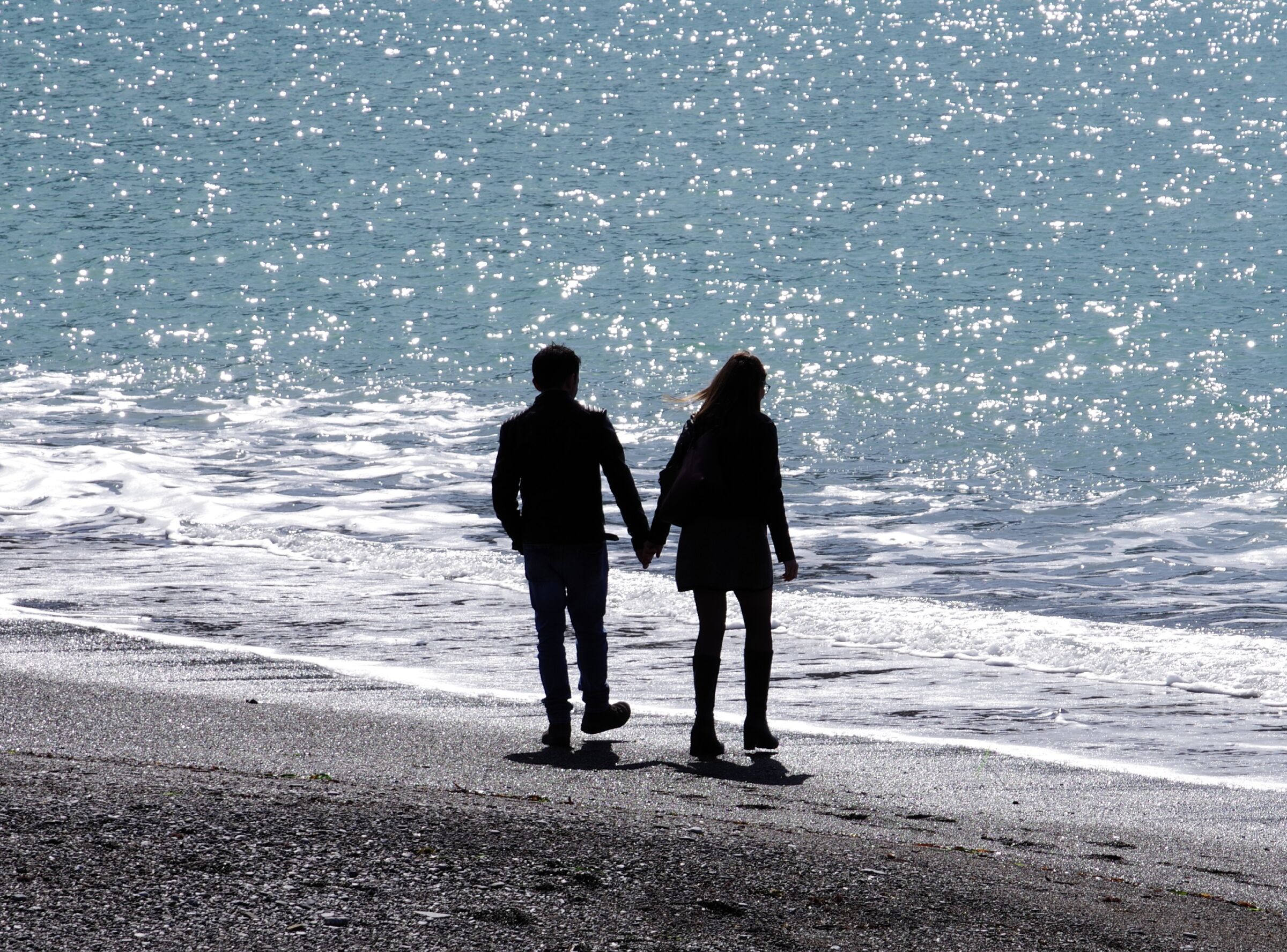 Spensierati sulla riva del mare.