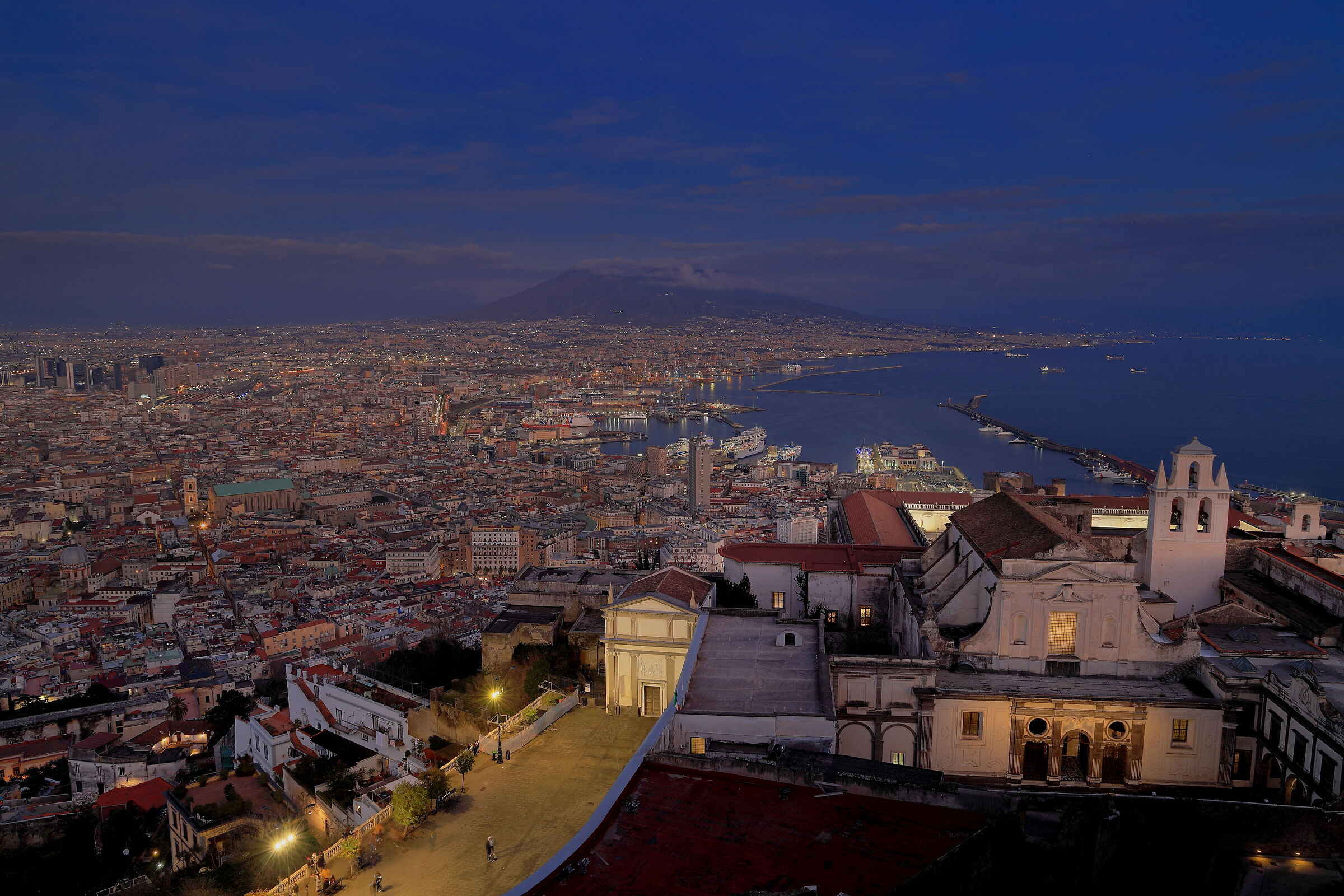 Napoli al crepuscolo