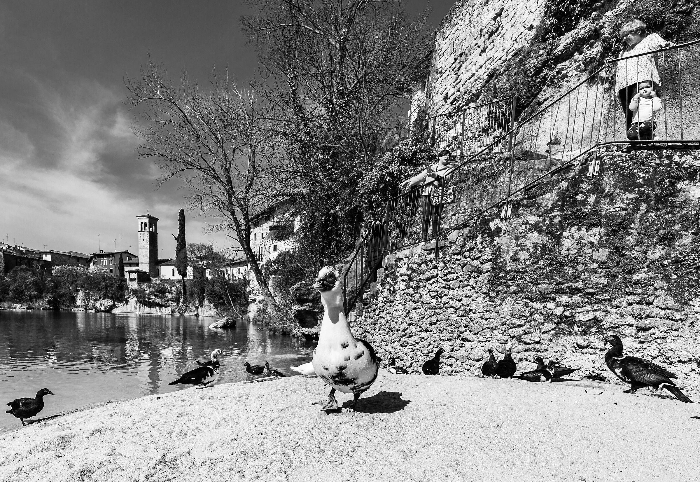 Scena da spiaggia sul Natisone.