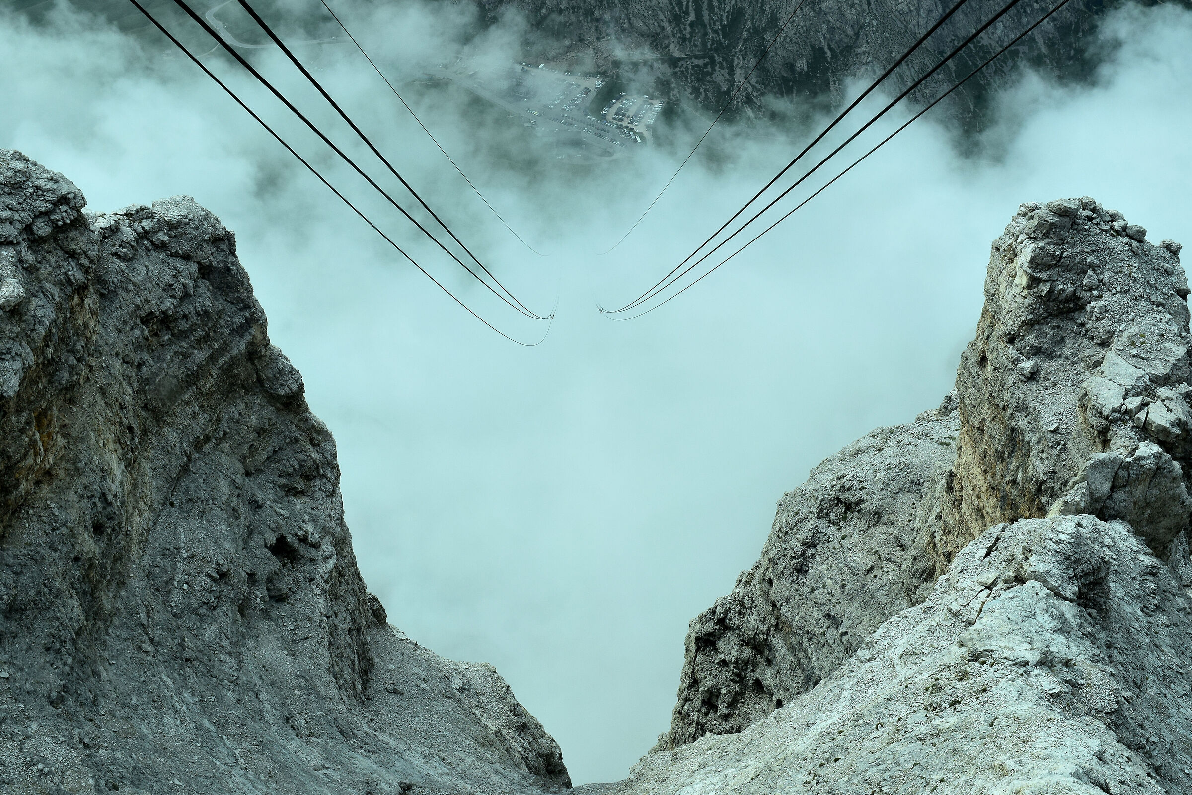 Emersione dalle nebbie del Pordoi