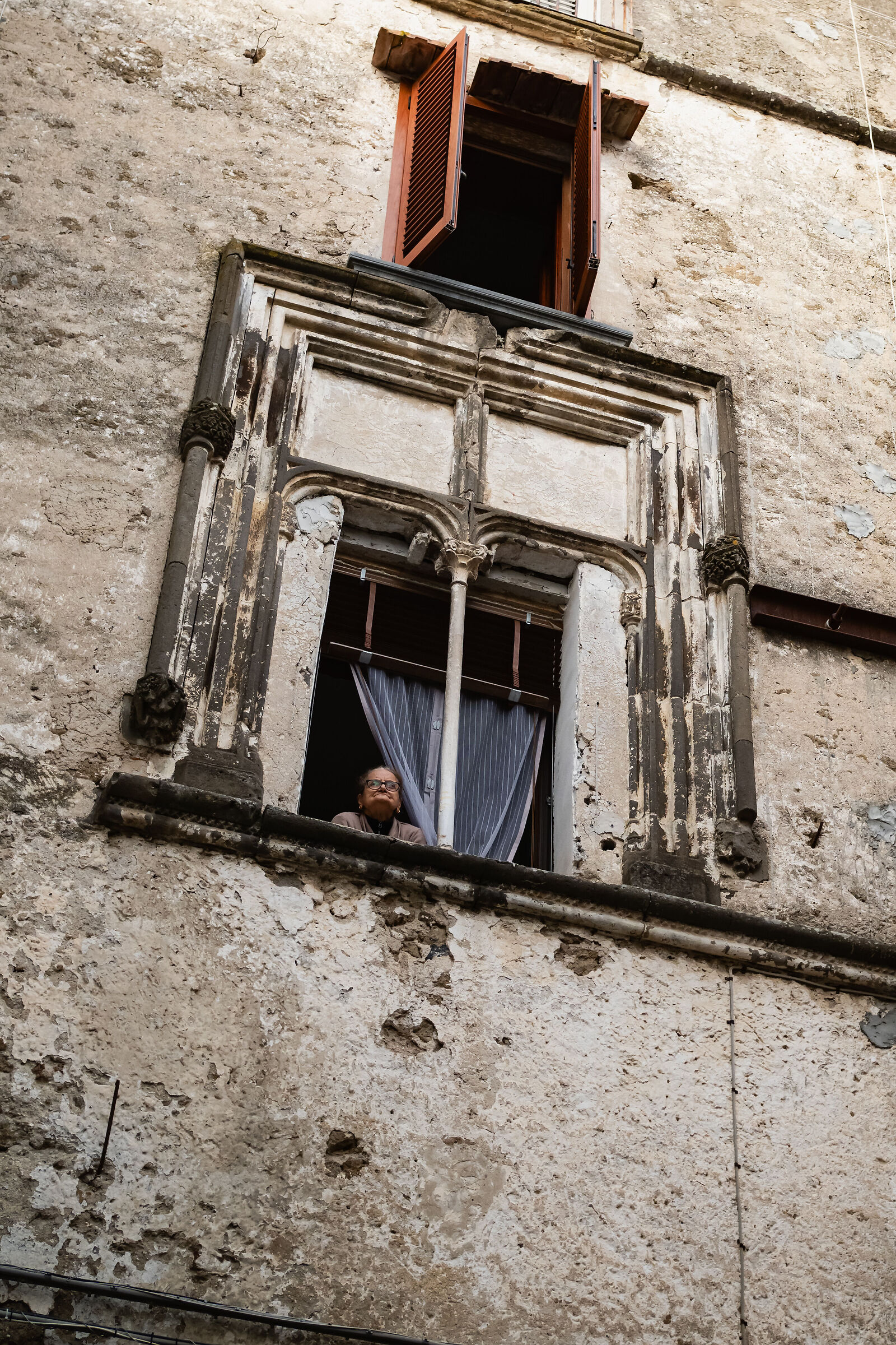 Double lancet window