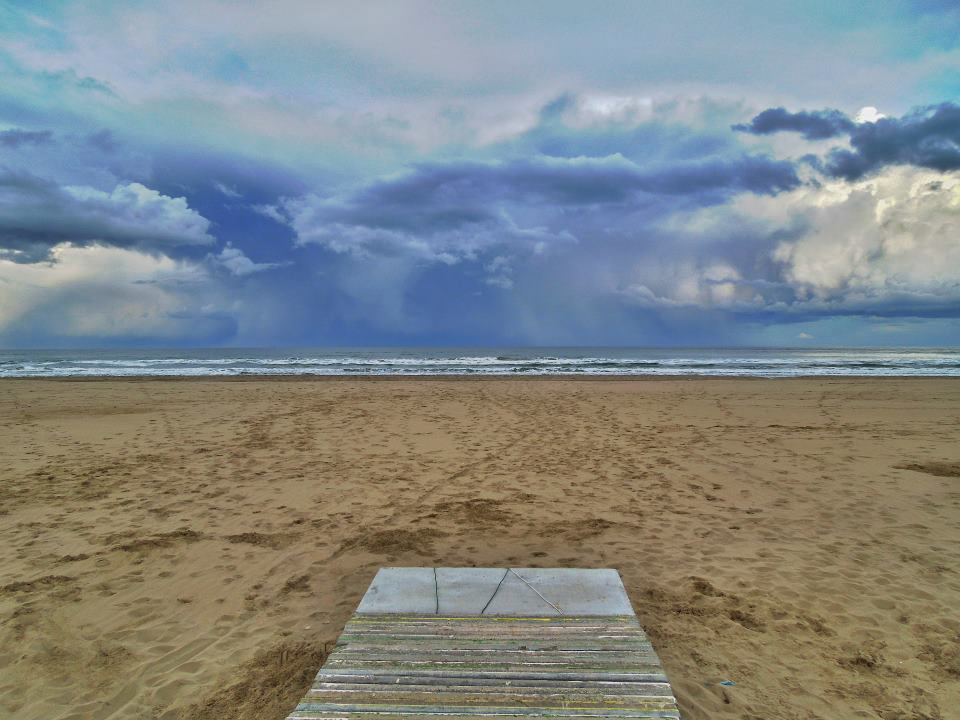 Perdete ogni speranza voi che avanzate...