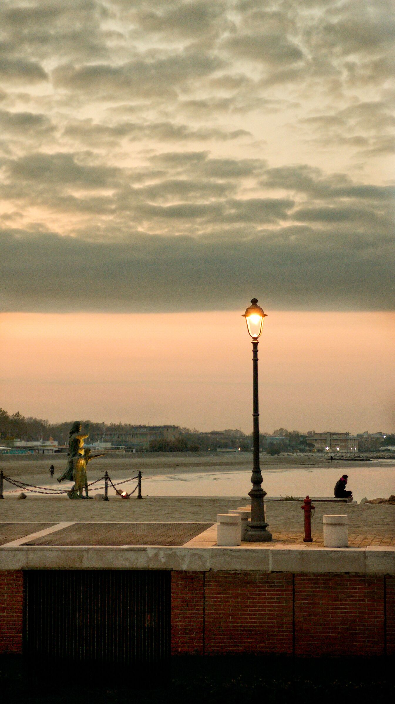 Esenatico, to the west
