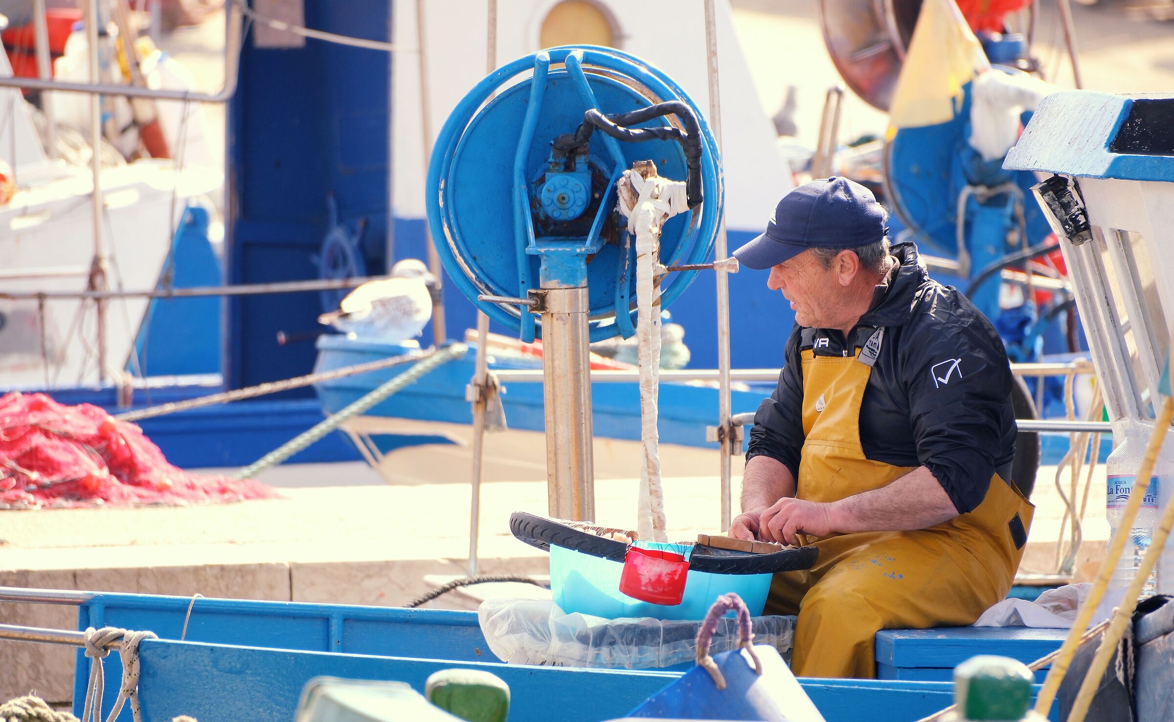 Pescatore pronto a paertire