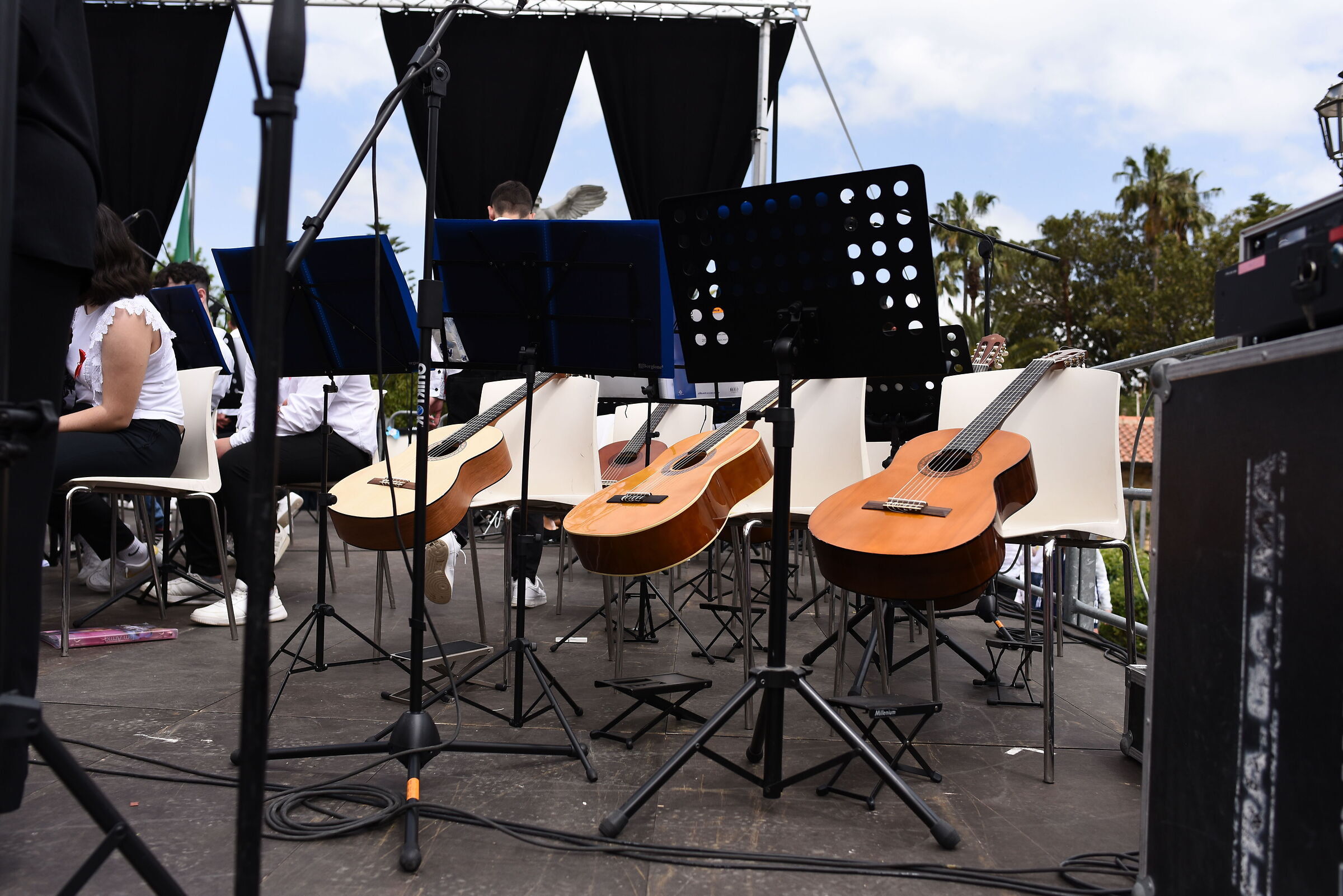 @ f. 4" 1/4 thousand" NIKON 28, 1.4 E ED - D 750