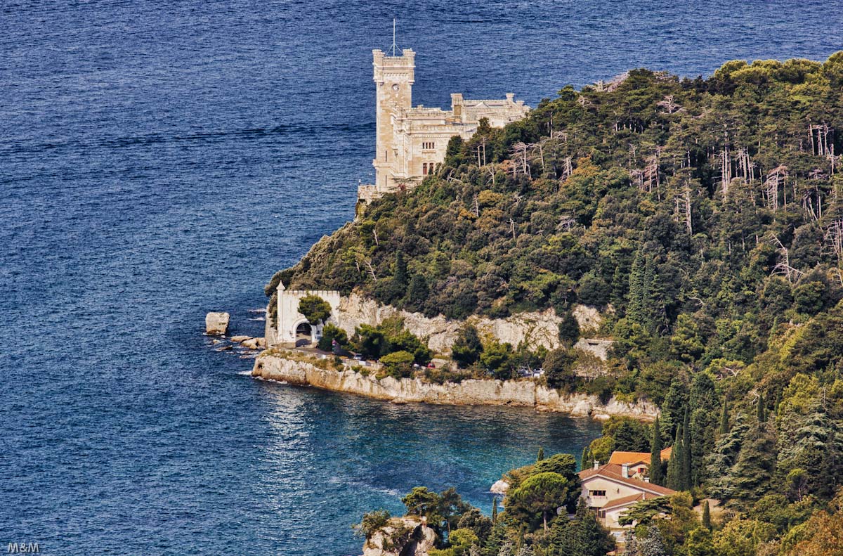 Castello di Miramare - Trieste - Veduta dalla strada/sentier...