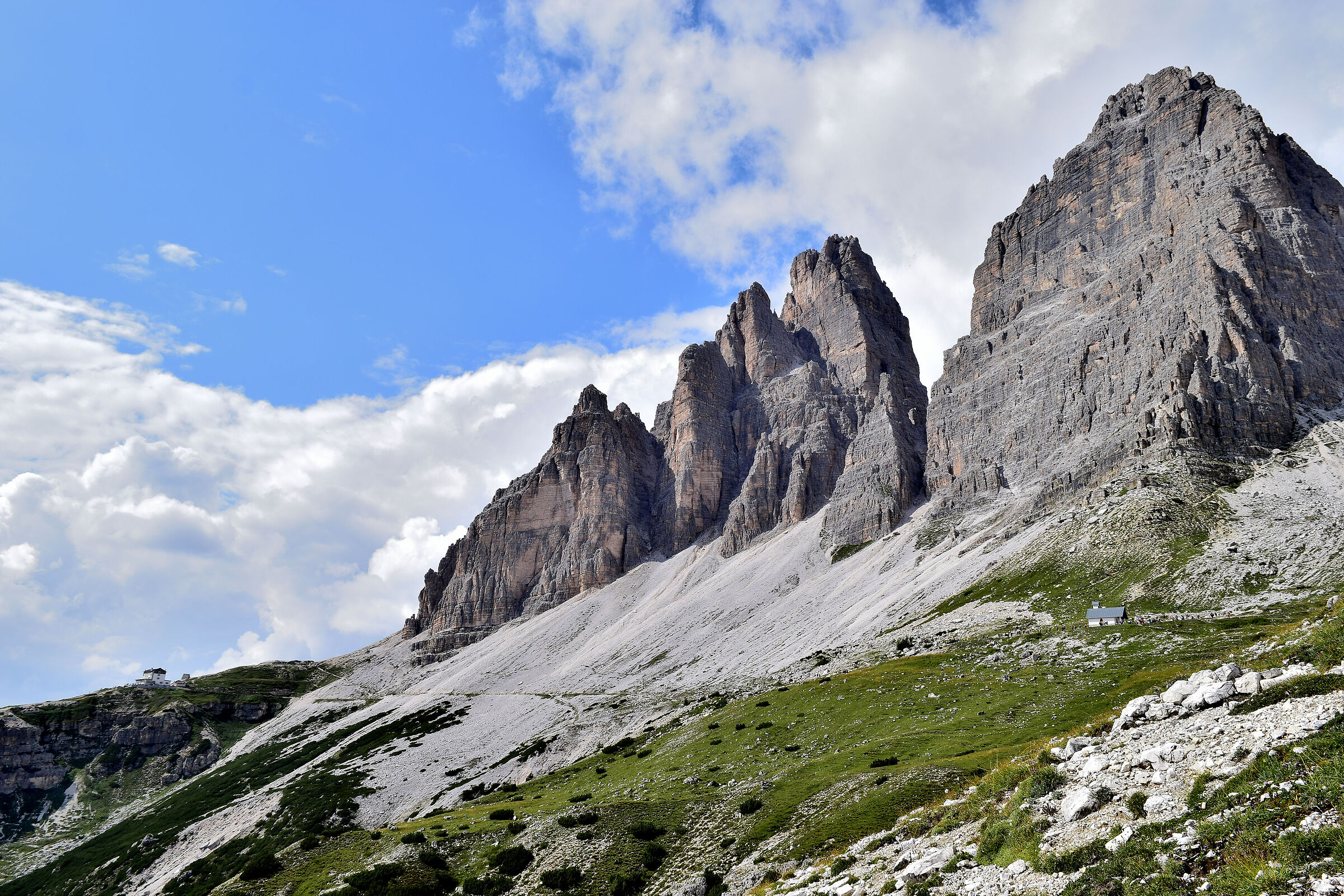 Al cospetto delle Tre Cime di Lavaredo