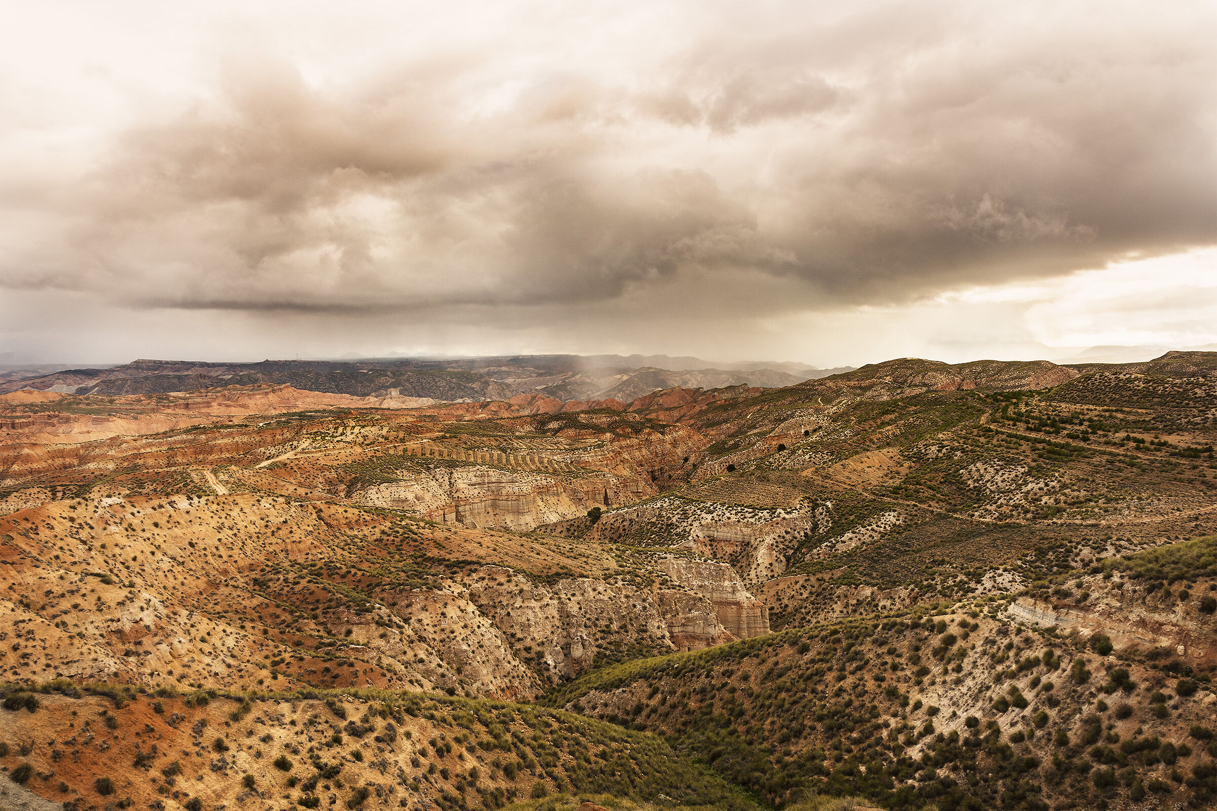 Nuvoloni sul deserto di Tabernas - Spagna