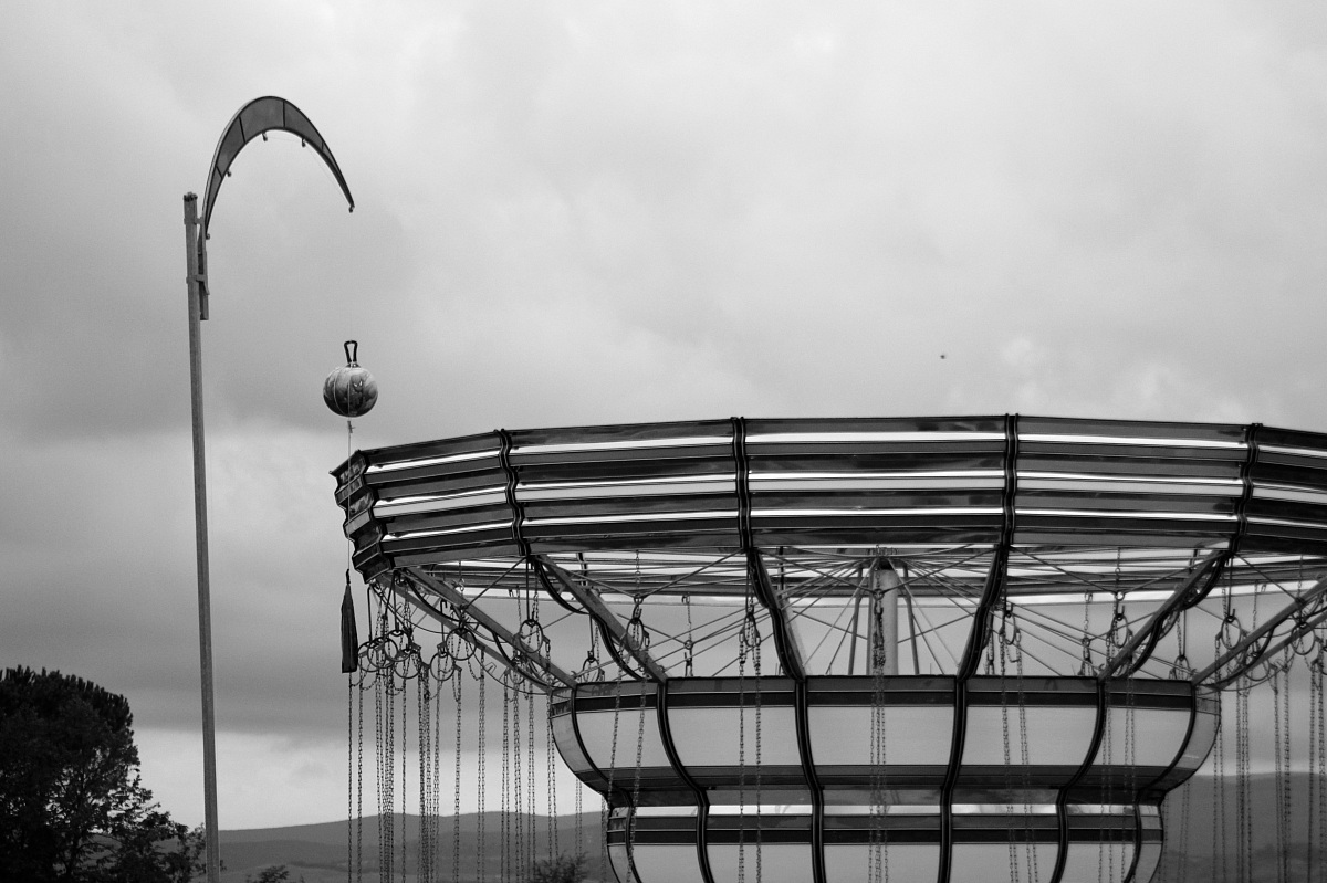 Goistre black and white