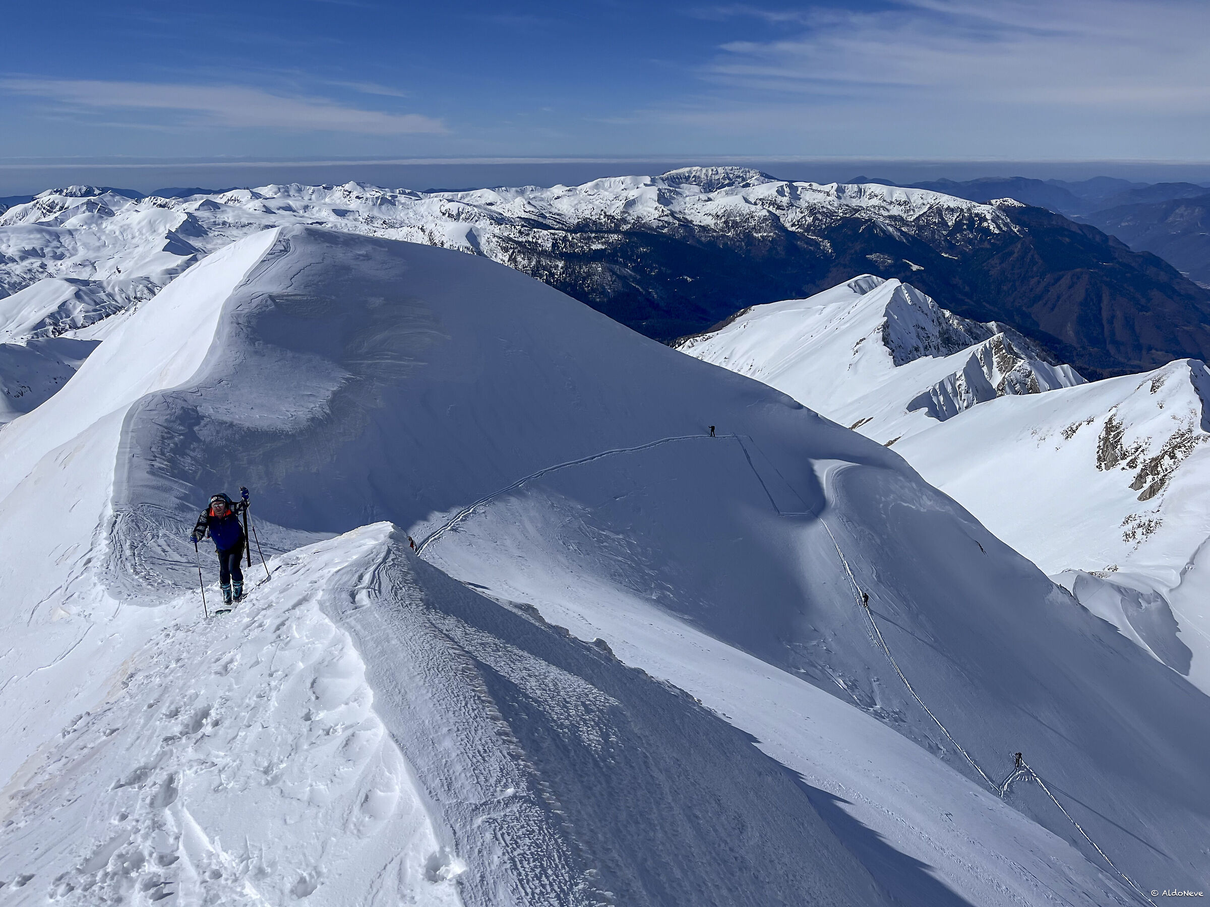 Towards the summit of Frerone