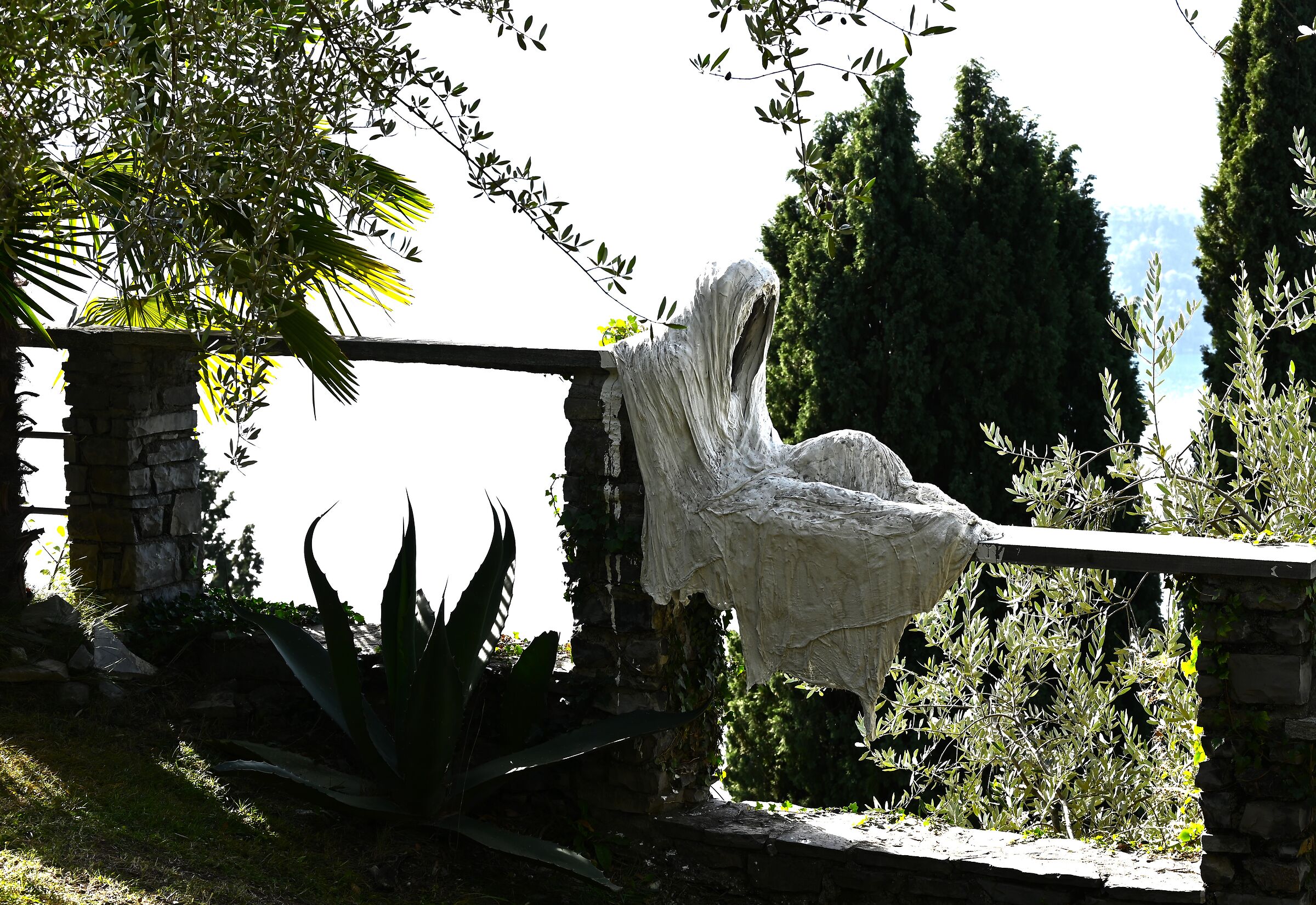 Wizards and ghosts on Lake Como - 2 -