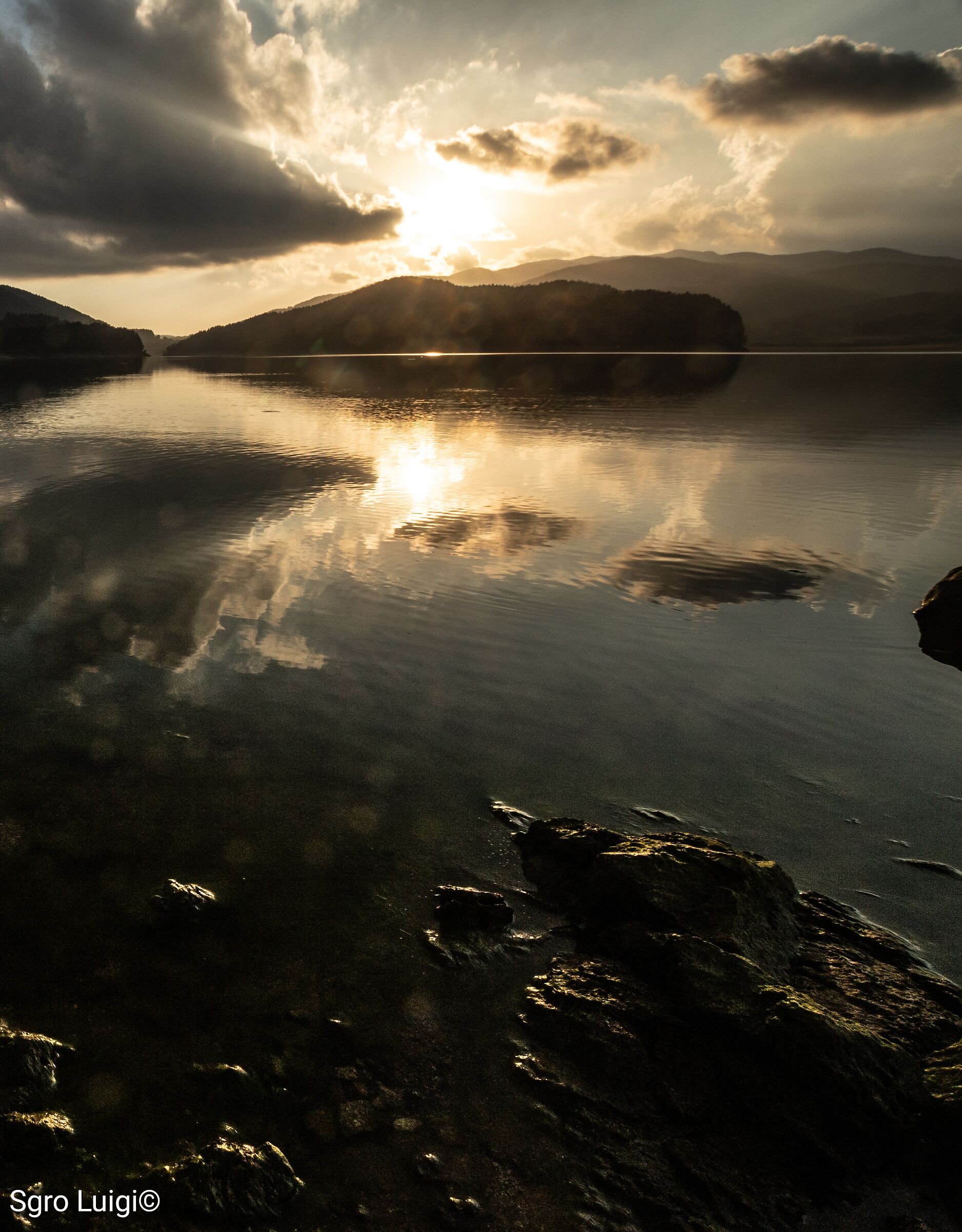 Sunset on Lake Ampollino, Sil National Park