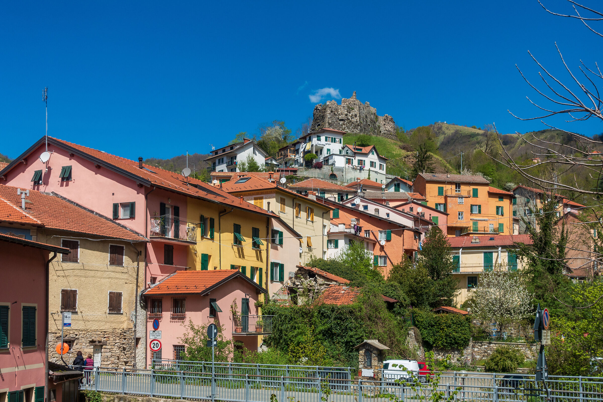 Torriglia, view with the ruins of the castle