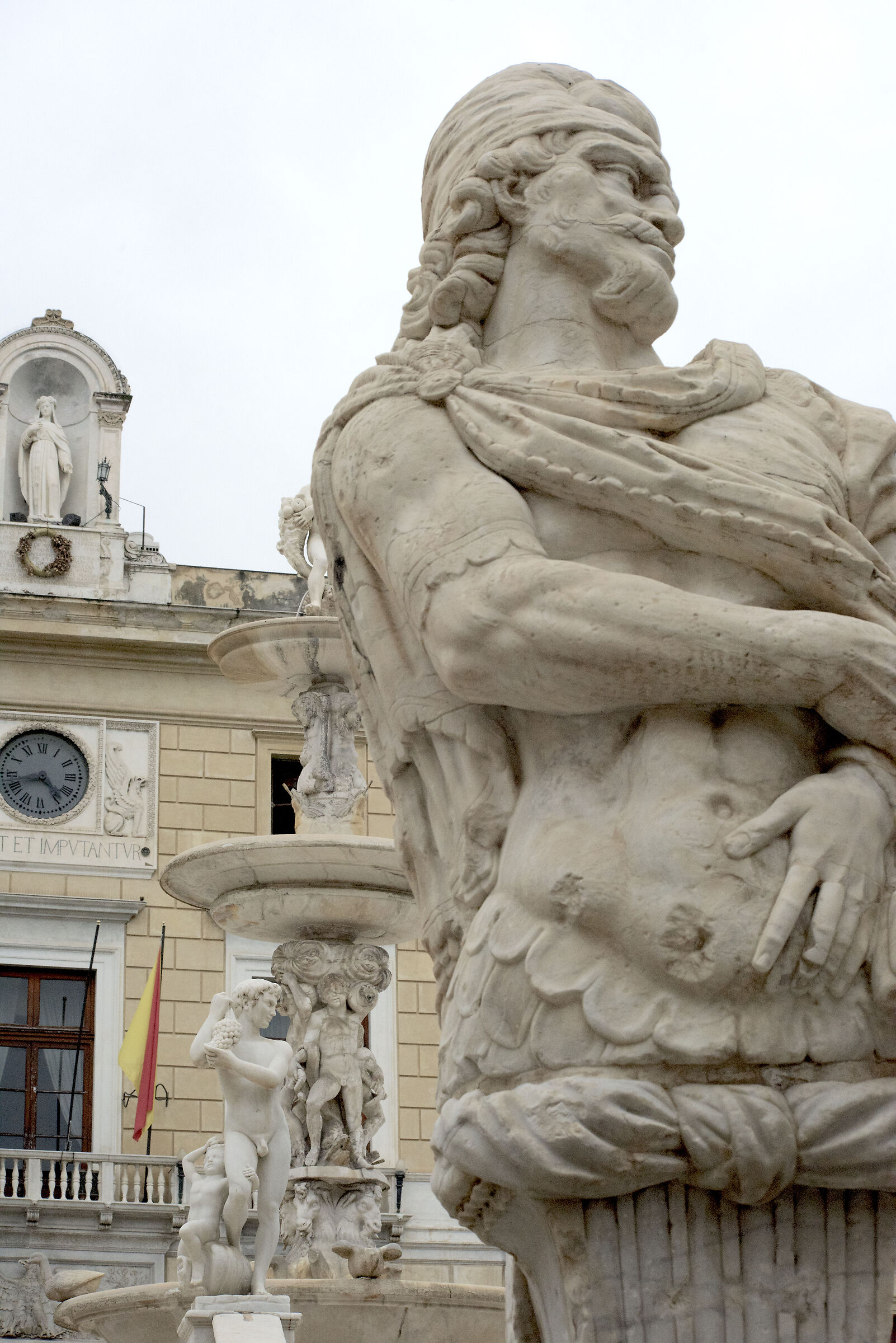 PIAZZA PRETORIA - FOUNTAIN