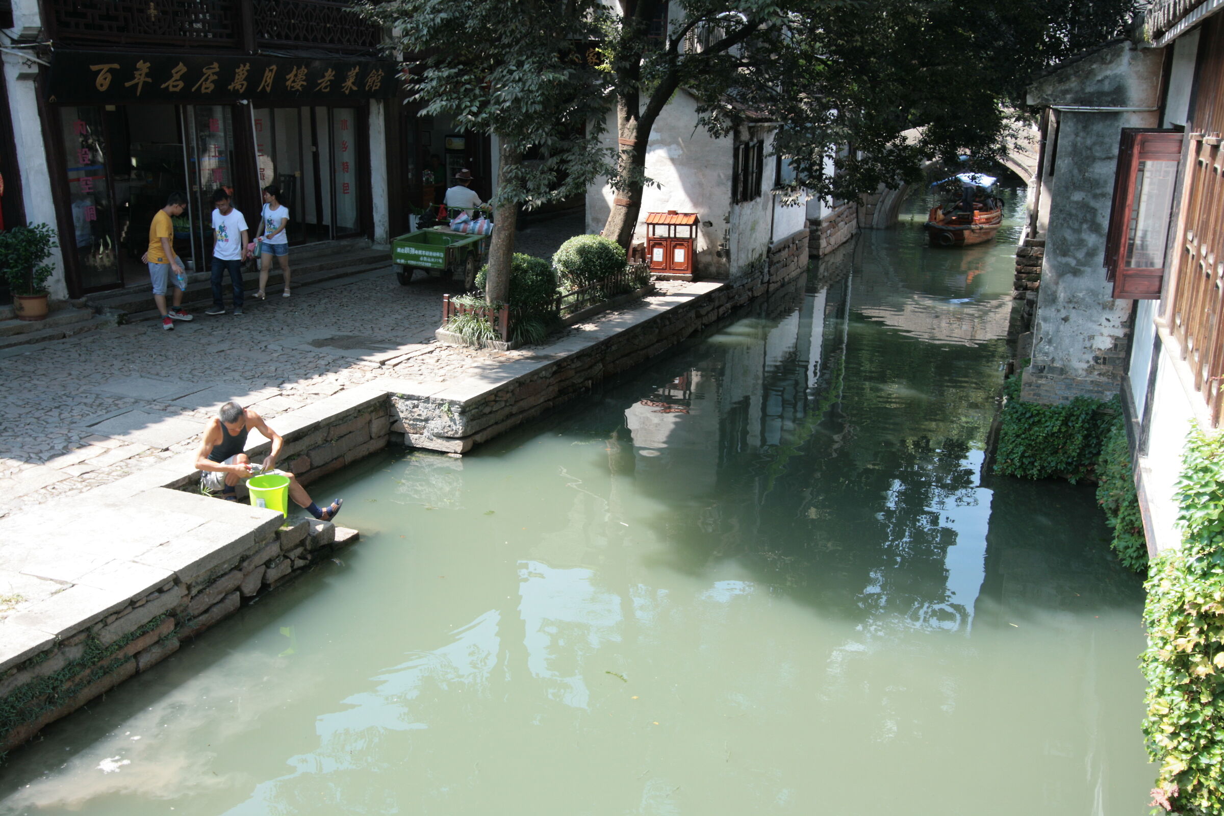 Zhouzhuang Water Town, si fa tutto nei canali
