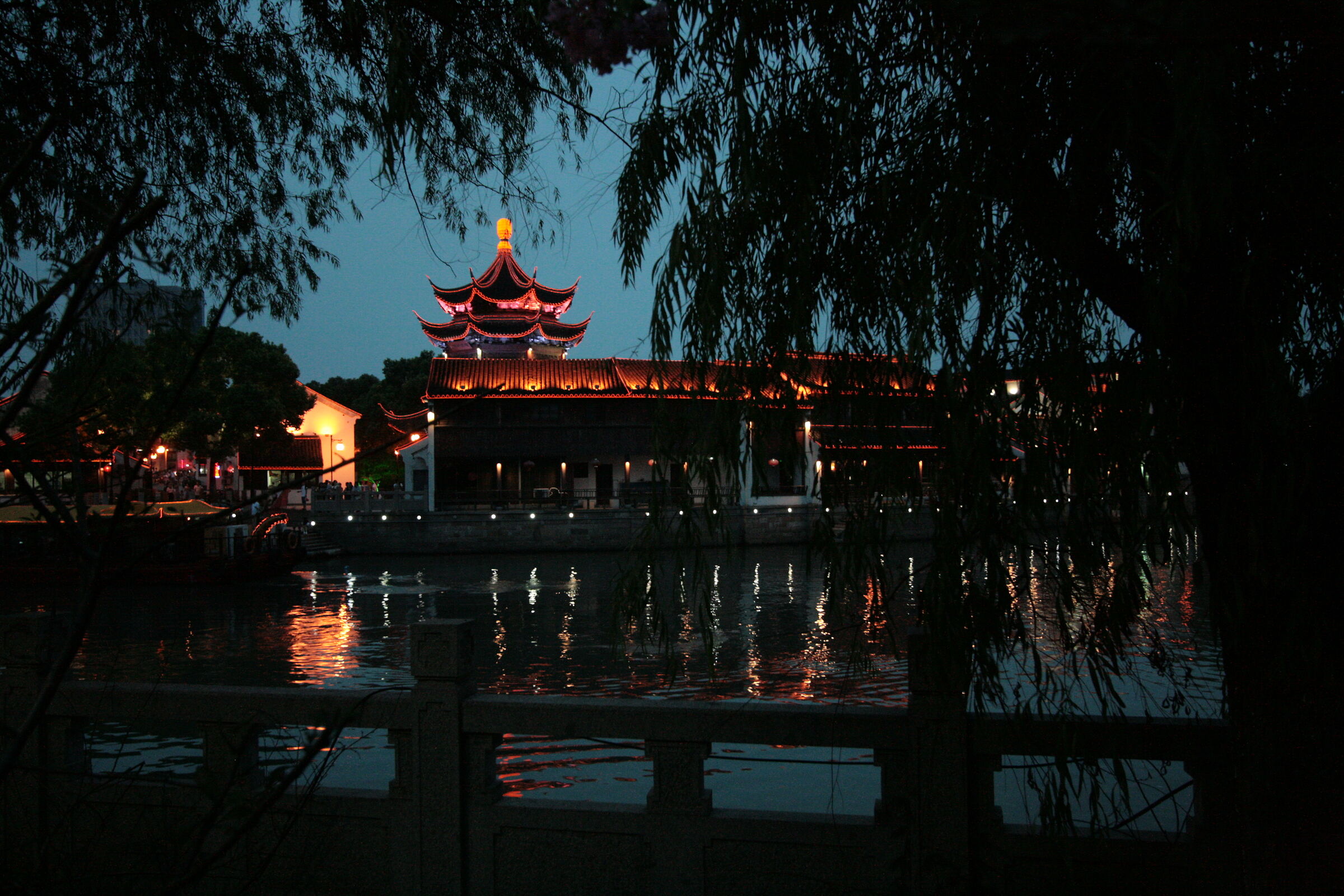 Suzhou, Gusu di sera