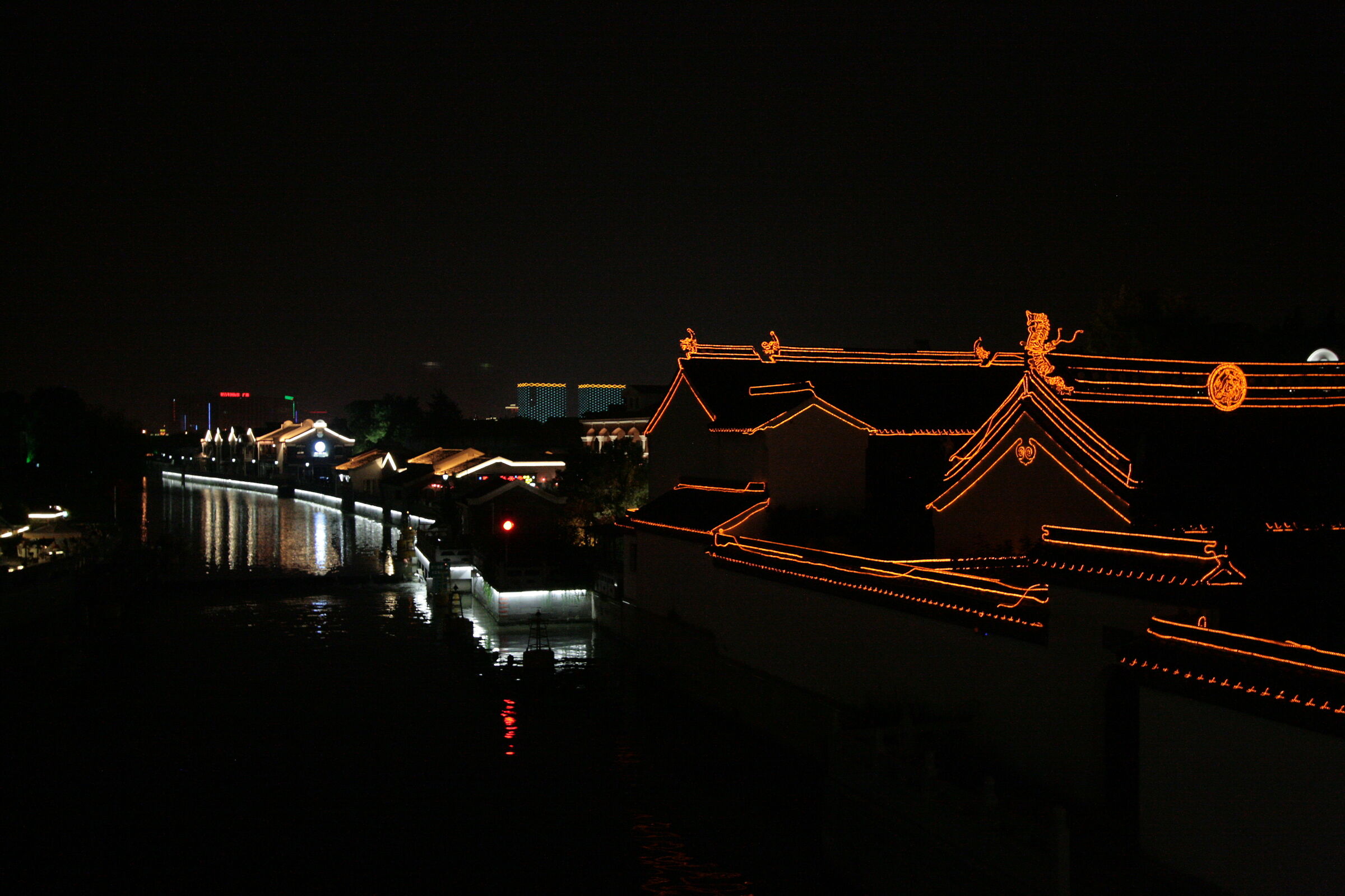 Suzhou, Gusu, tetti illuminati