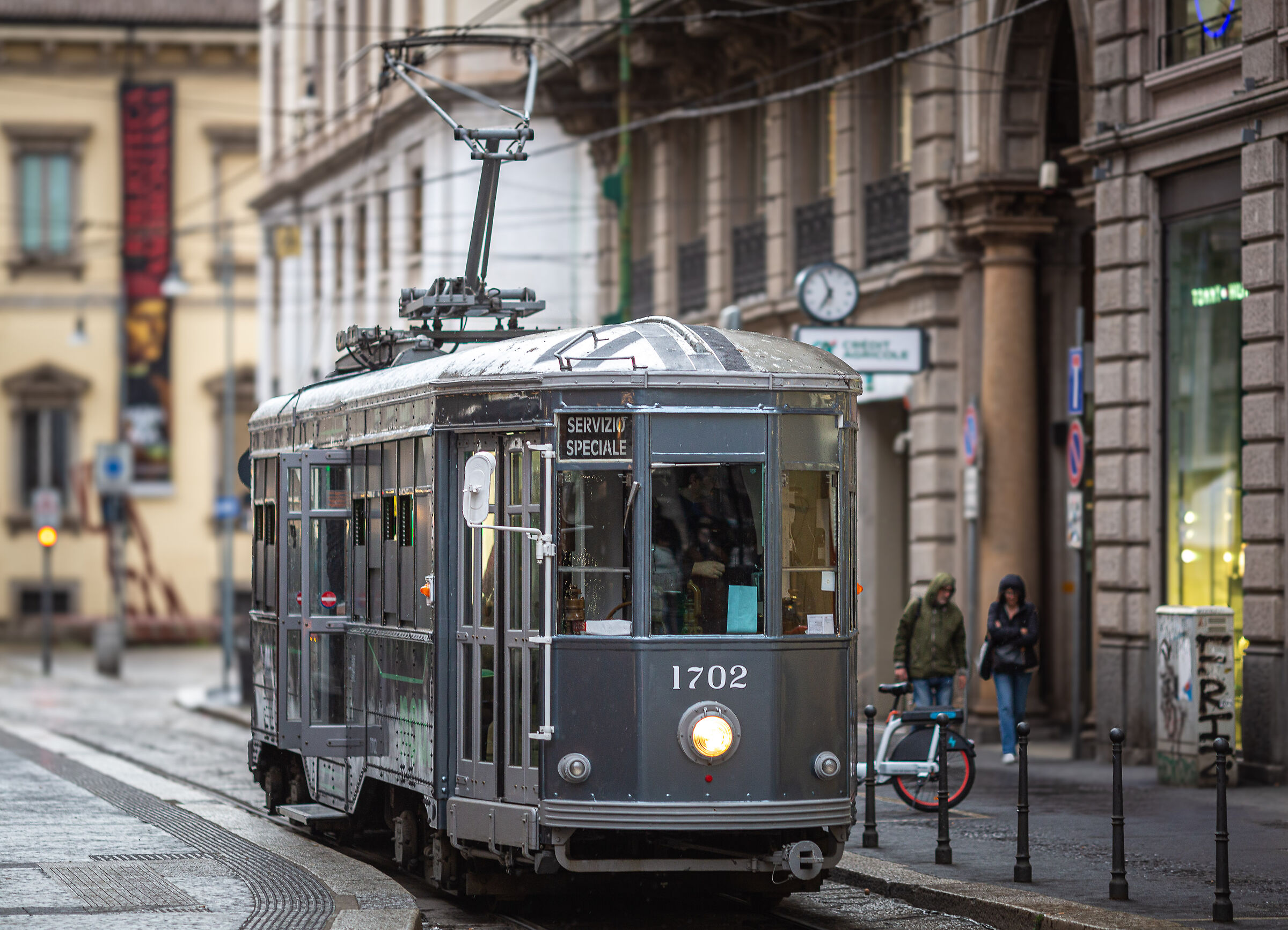 Special Service (the "Carrelli" of Milan)