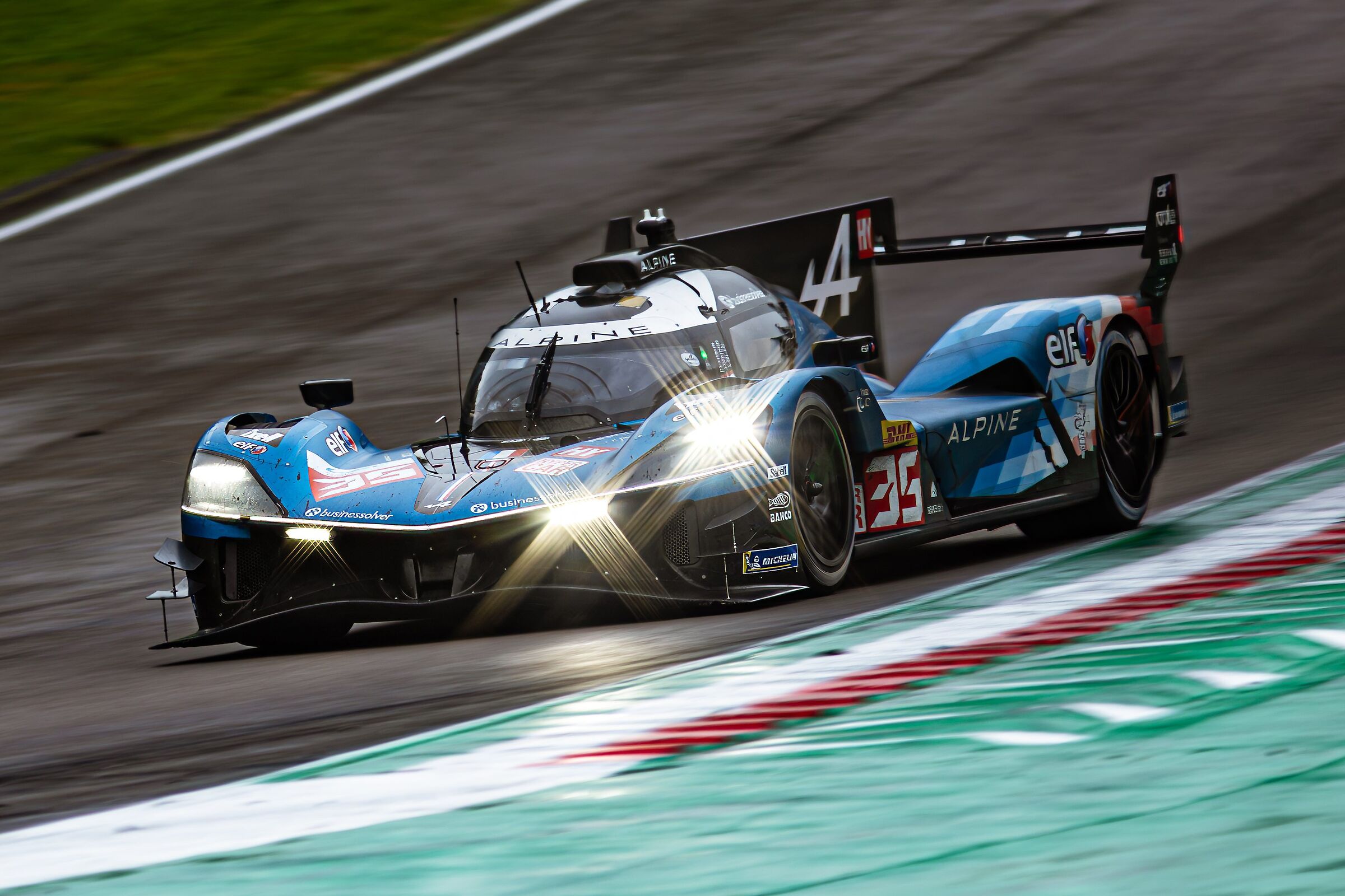 Alpine A424