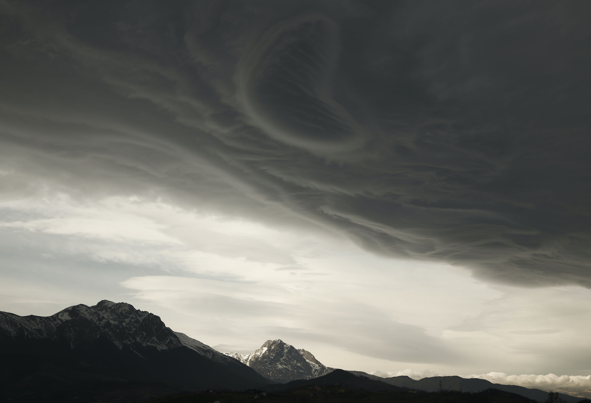 Ombre sul Corno Grande