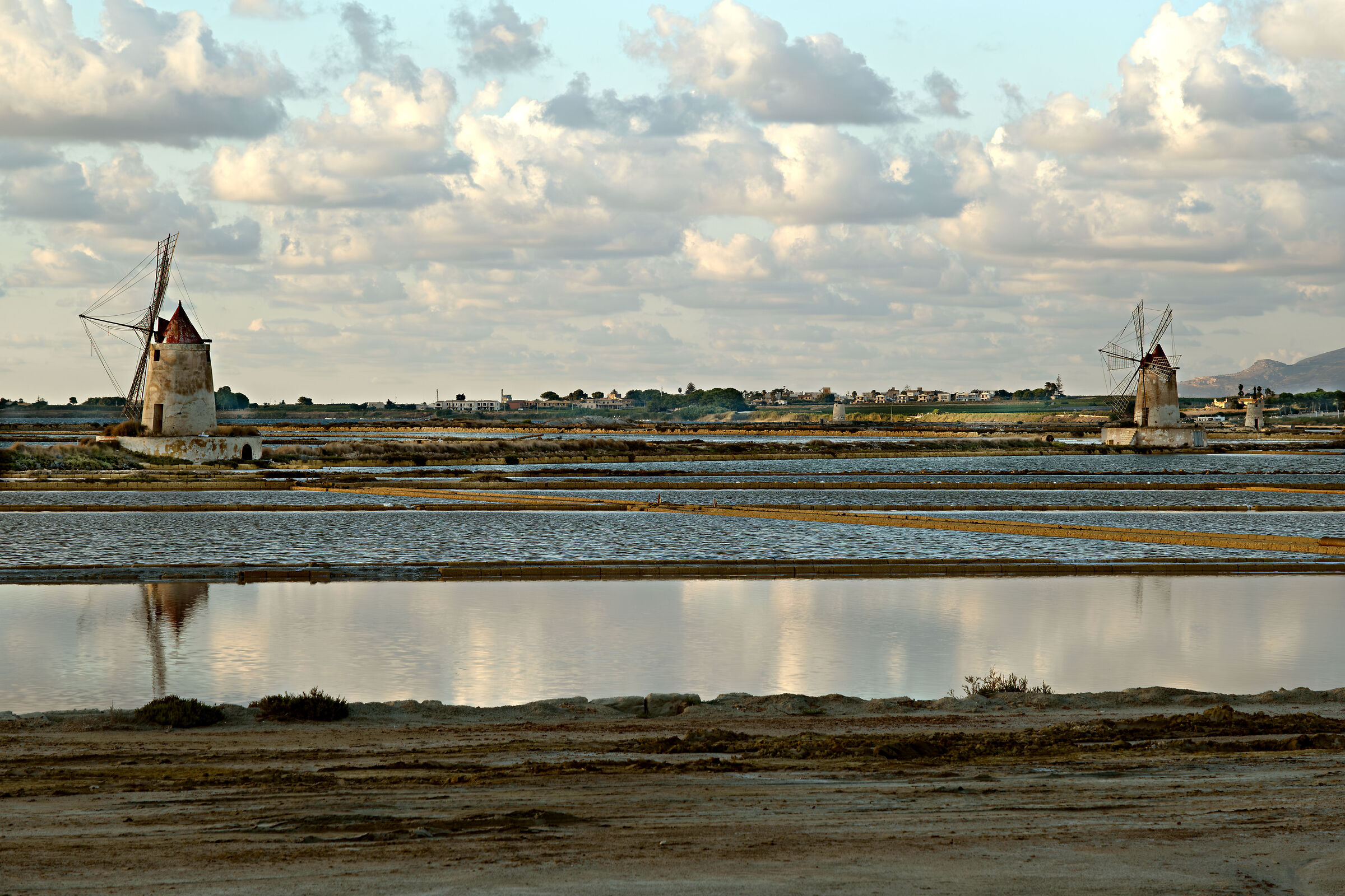 Nelle saline verso sera
