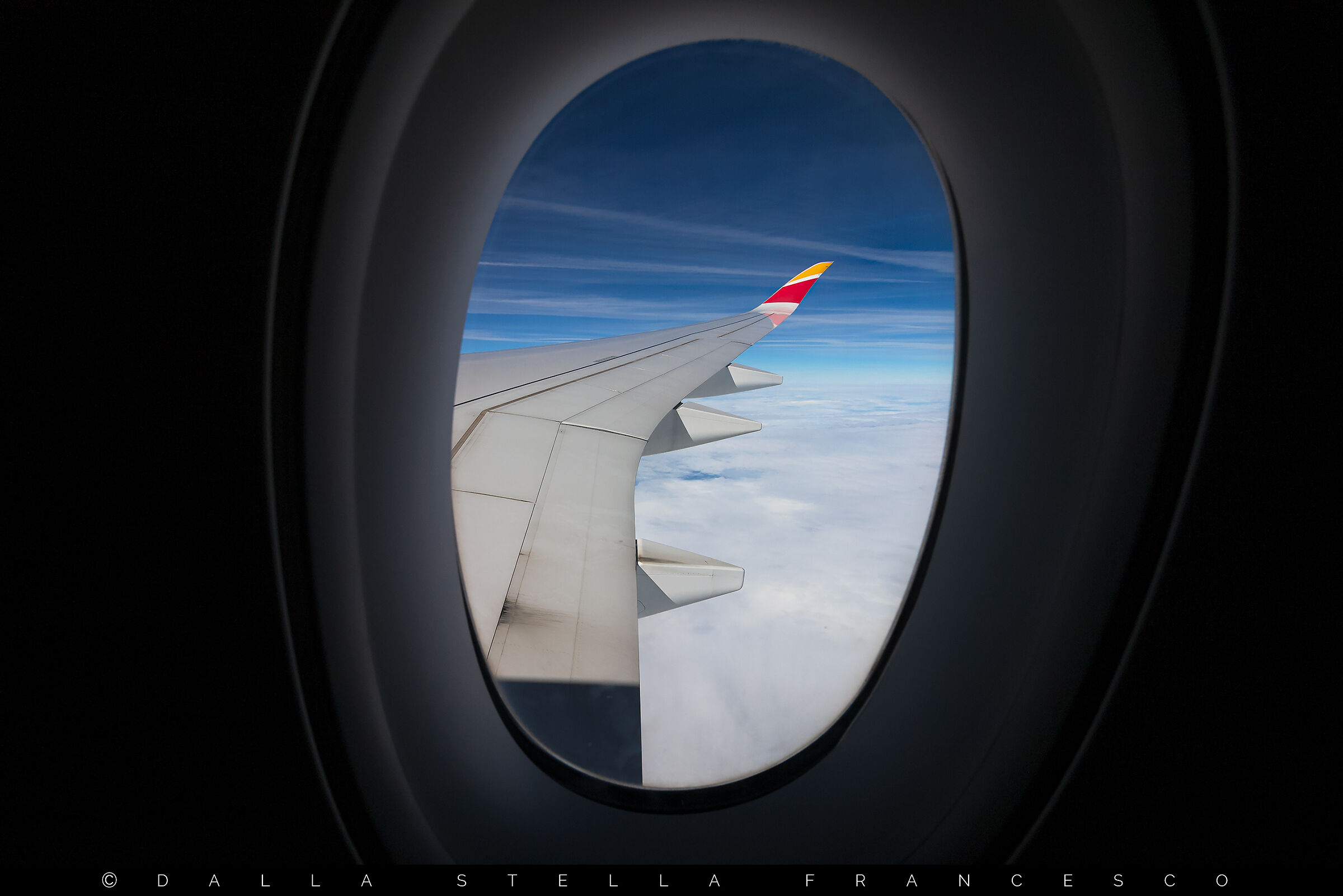 The Iberia A350-941 and its wing