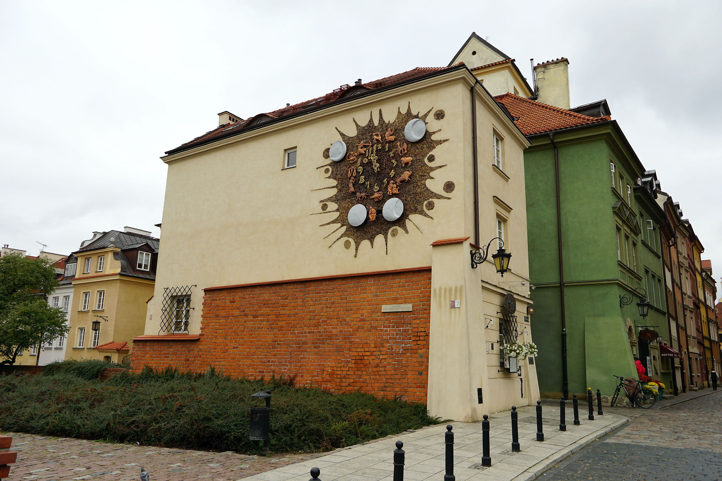 Orologio con segni zodiacali.