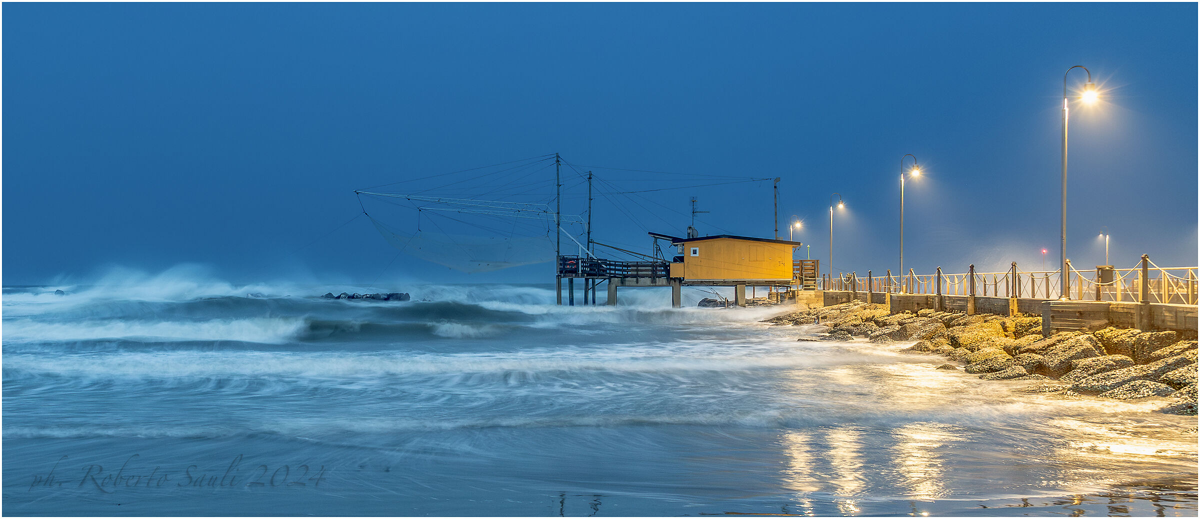 Ora blu con mare mosso