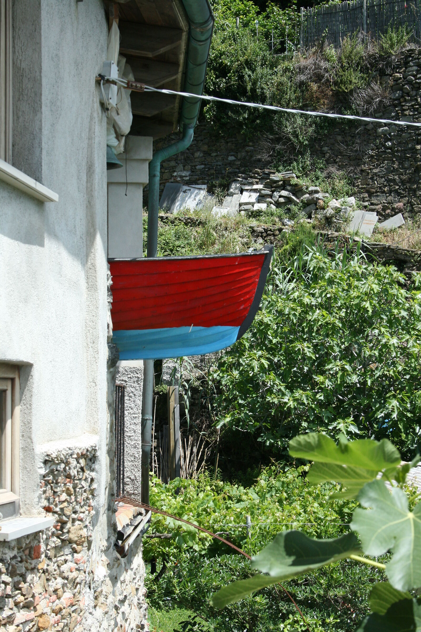 along the Monterosso - Vernazza trail